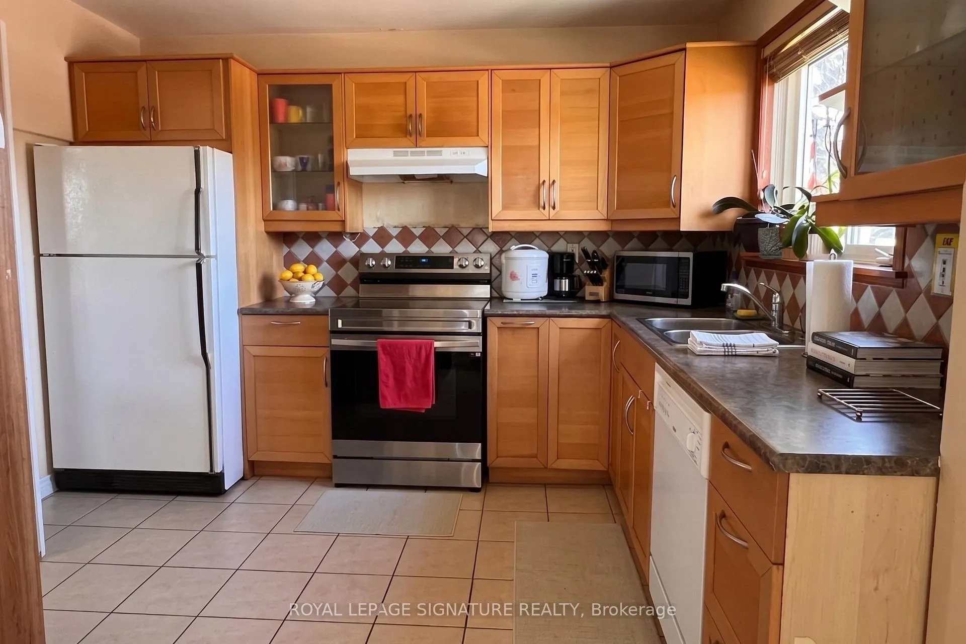 Photo 4 of 33 Crow Trail, Scarborough, Malvern — HOMEH