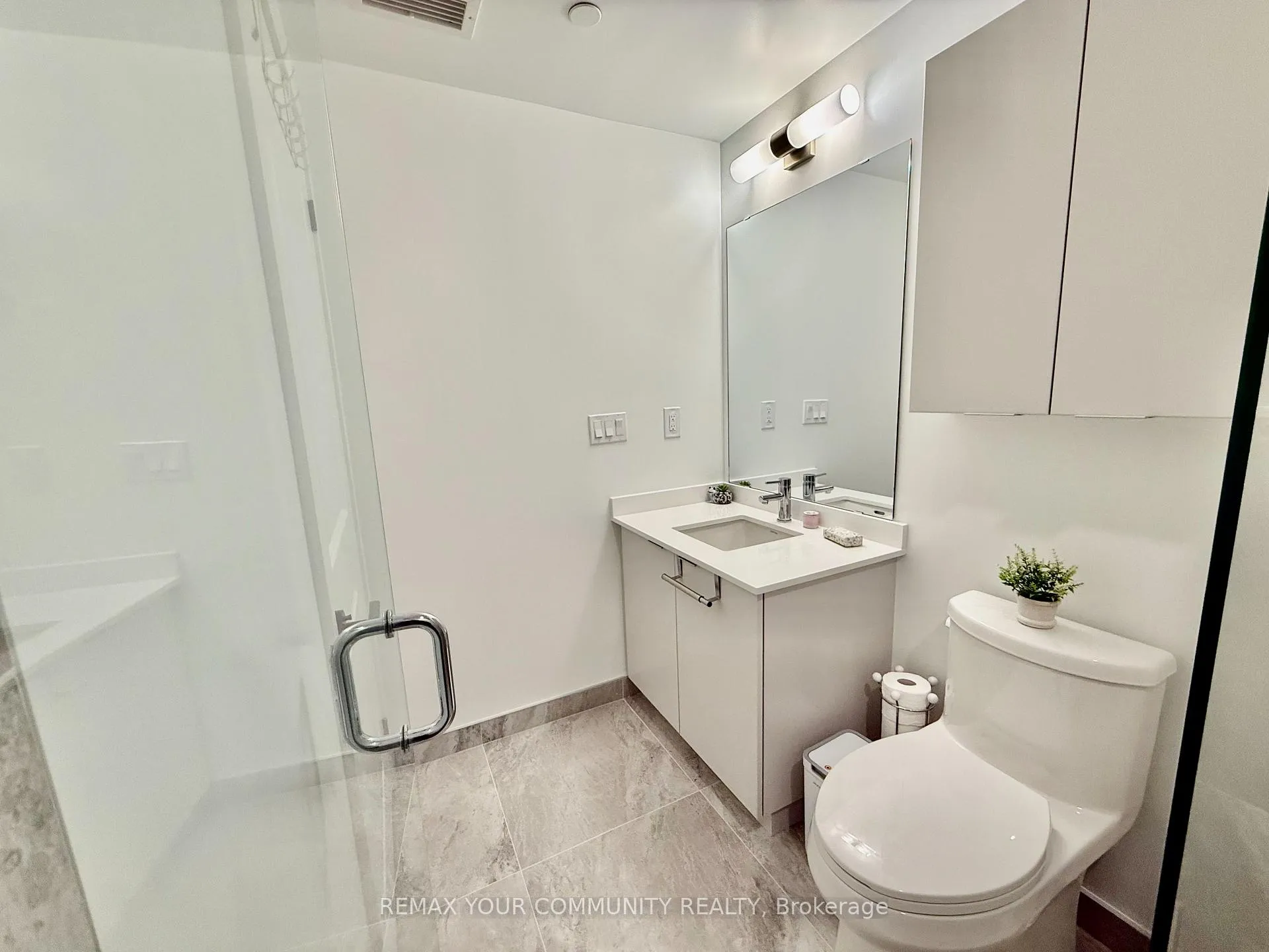 Photo 10 of Unit 703, 2075 Lakeshore Road, Burlington, Brant — HOMEH