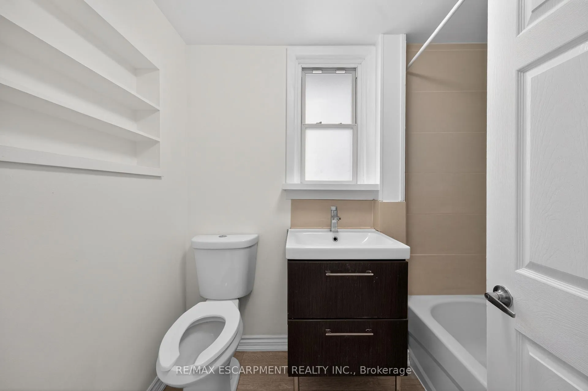 Photo 17 of 584 Waterloo Street, Hamilton, Parkview — HOMEH