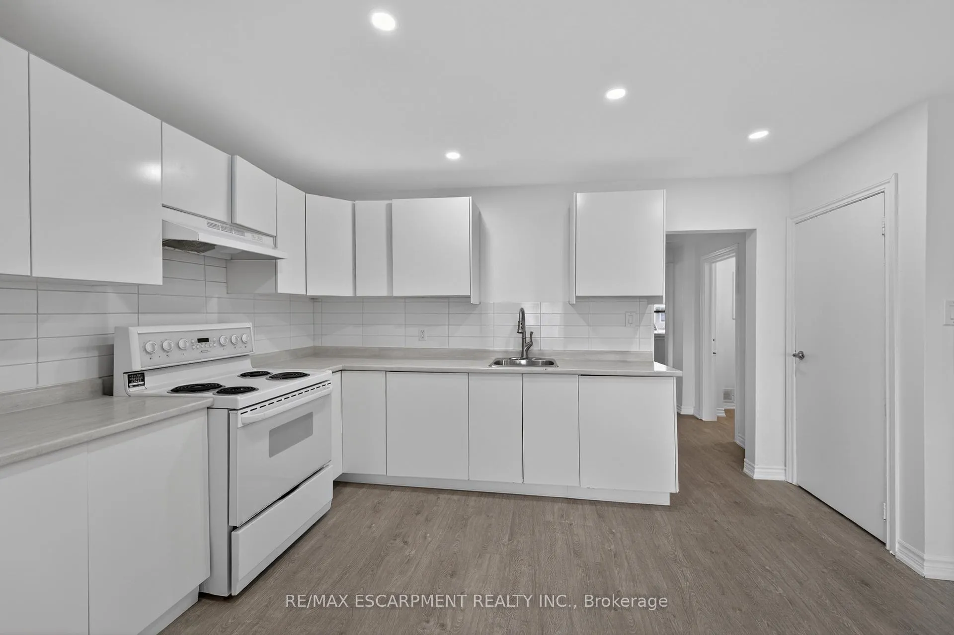 Photo 20 of 584 Waterloo Street, Hamilton, Parkview — HOMEH