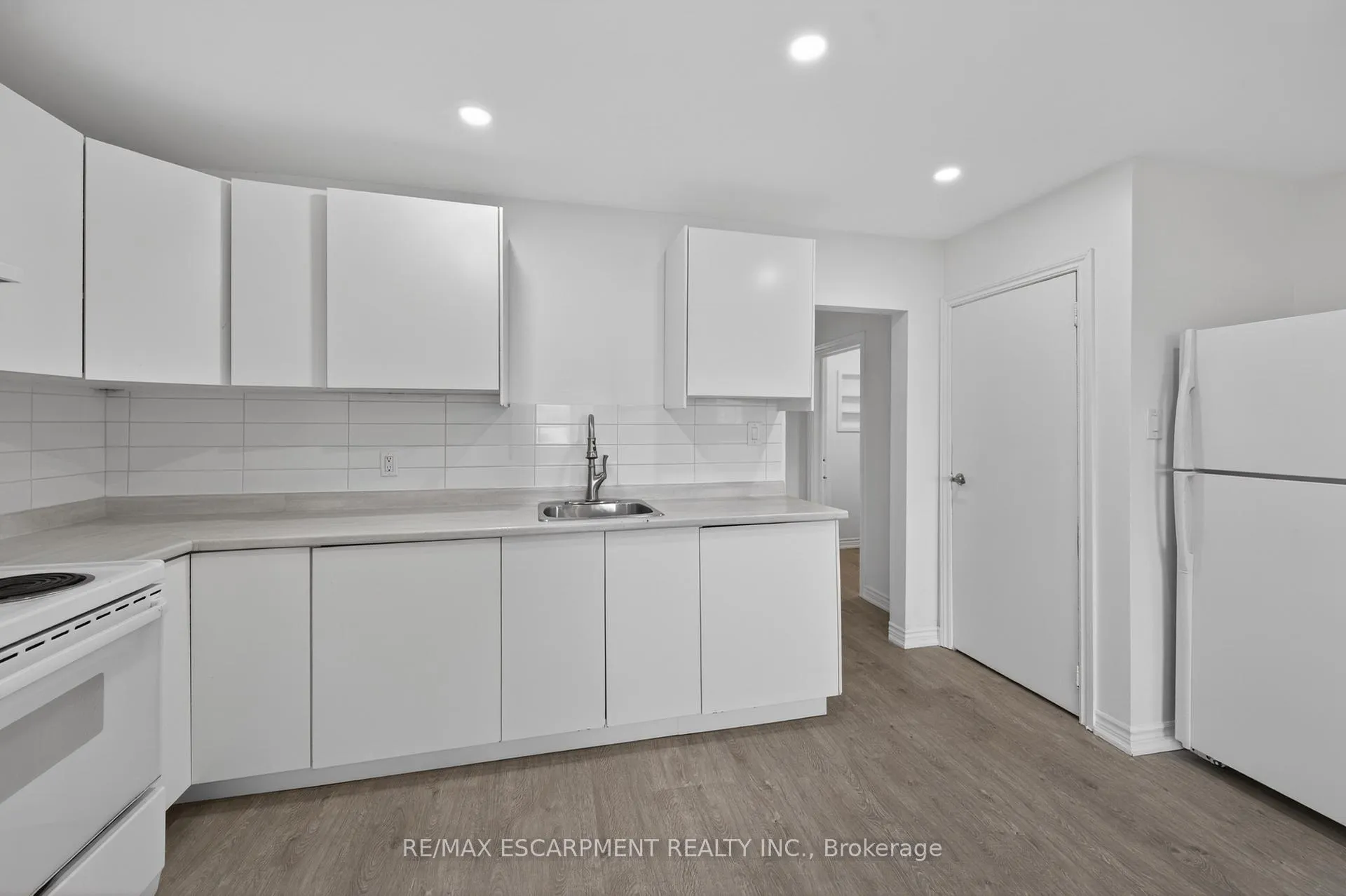 Photo 23 of 584 Waterloo Street, Hamilton, Parkview — HOMEH