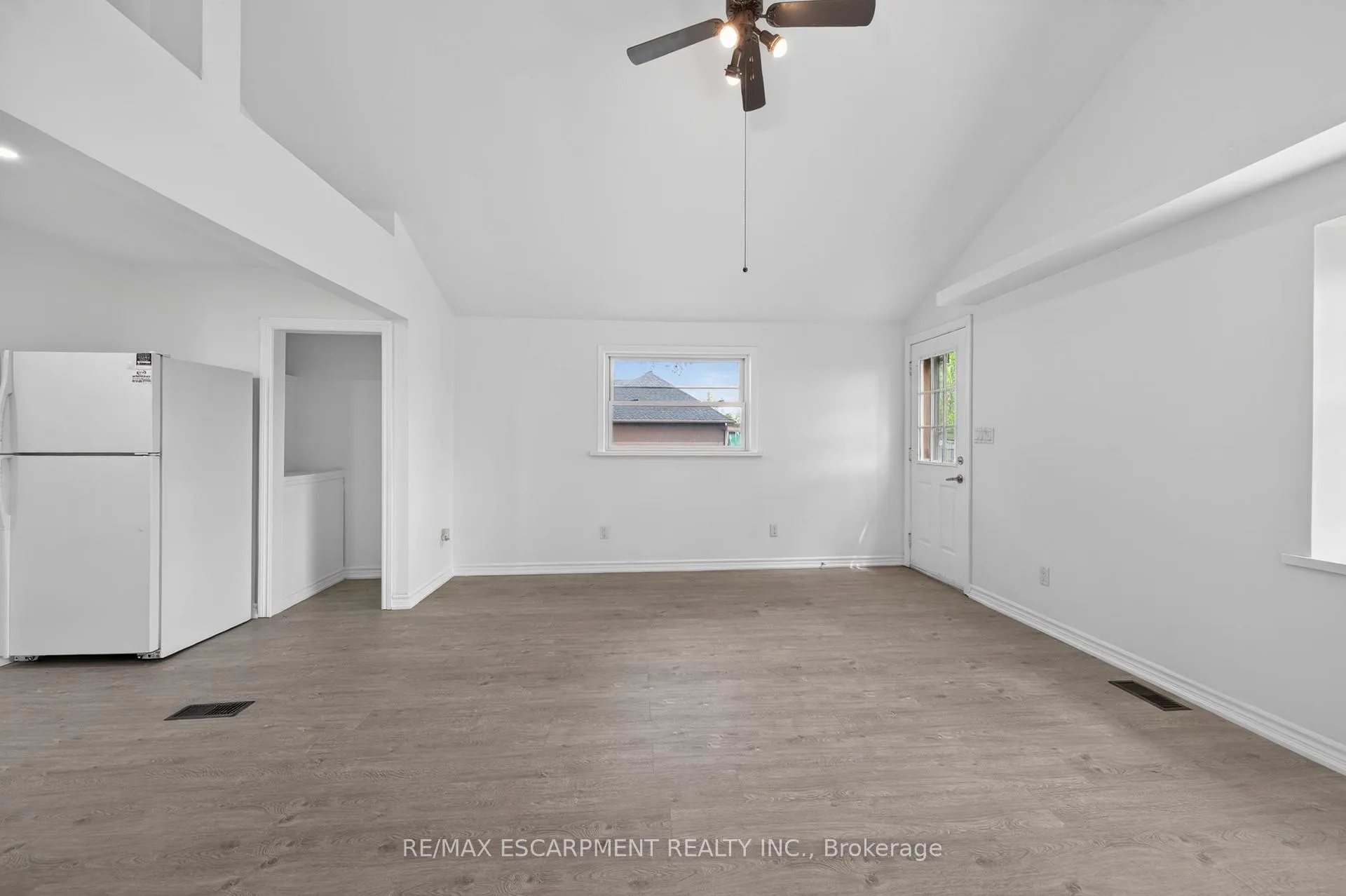 Photo 27 of 584 Waterloo Street, Hamilton, Parkview — HOMEH