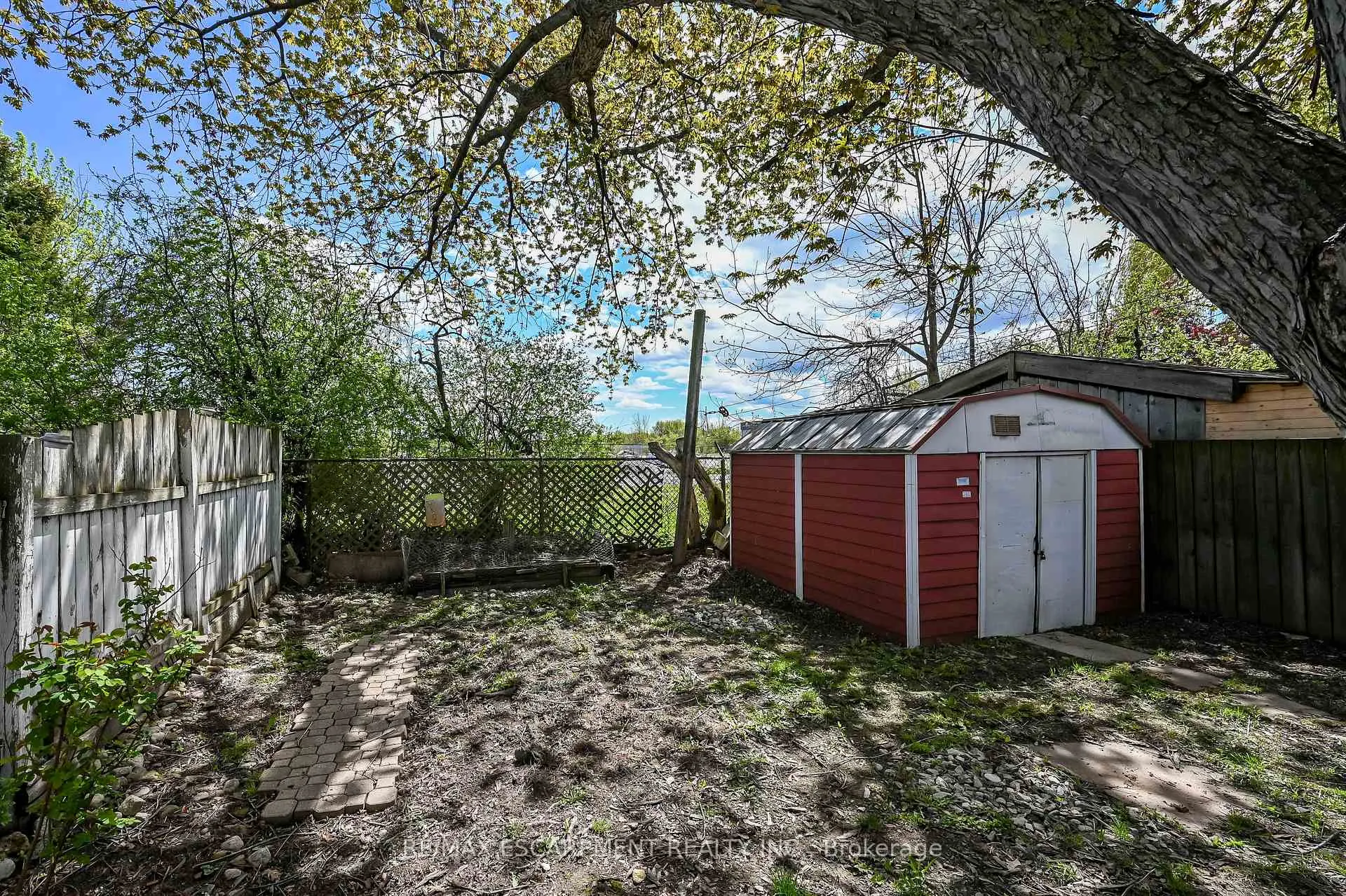 Photo 37 of 584 Waterloo Street, Hamilton, Parkview — HOMEH