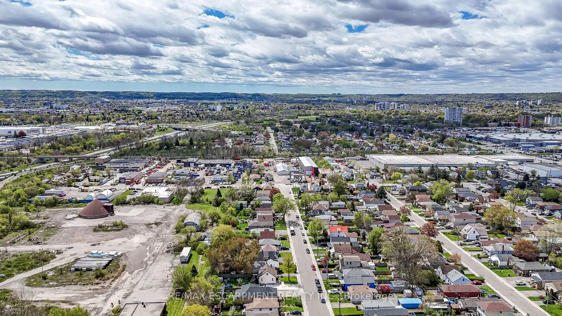 Photo 48 of 584 Waterloo Street, Hamilton, Parkview — HOMEH