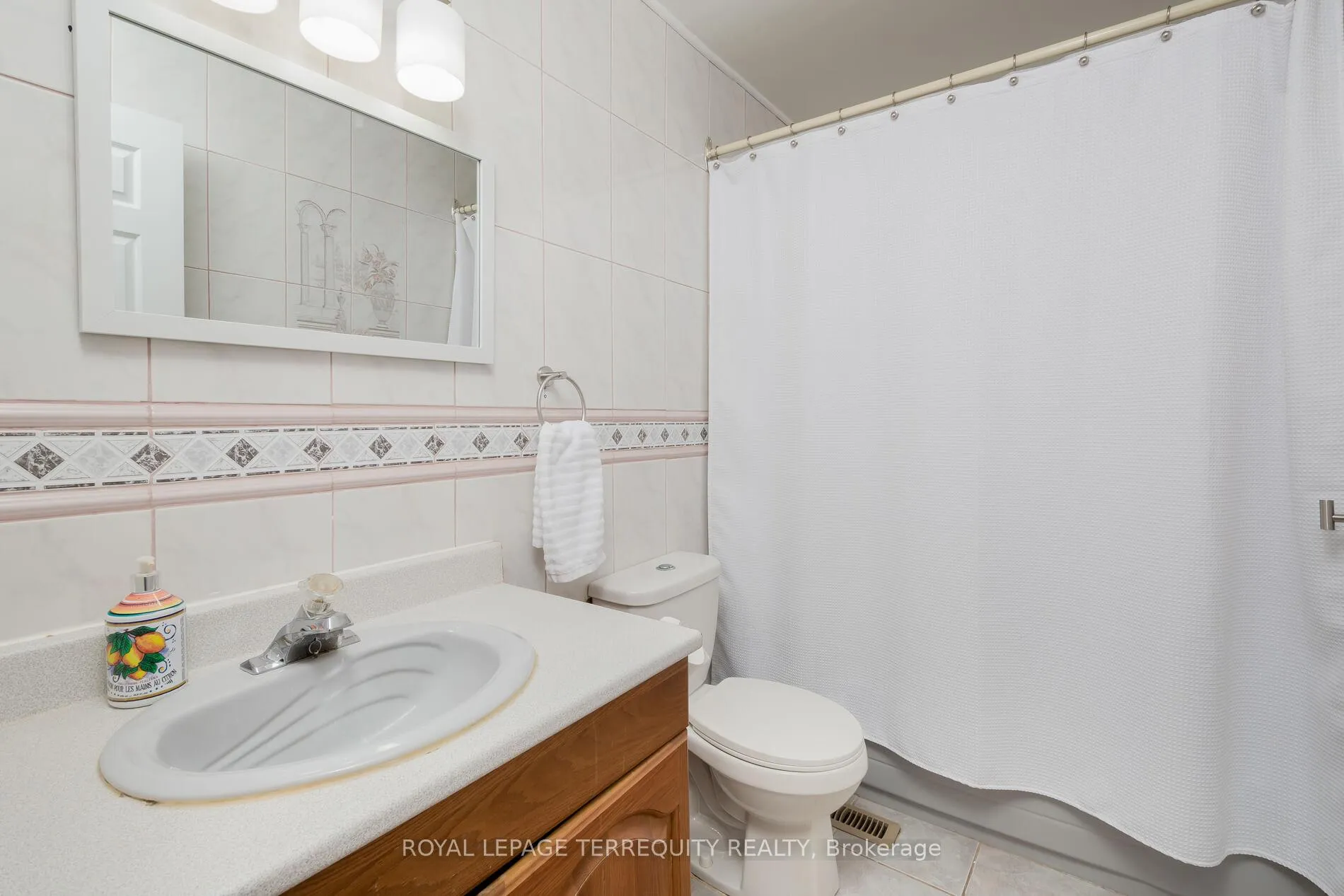 Photo 24 of 630 Sultana Square, Pickering, Amberlea — HOMEH