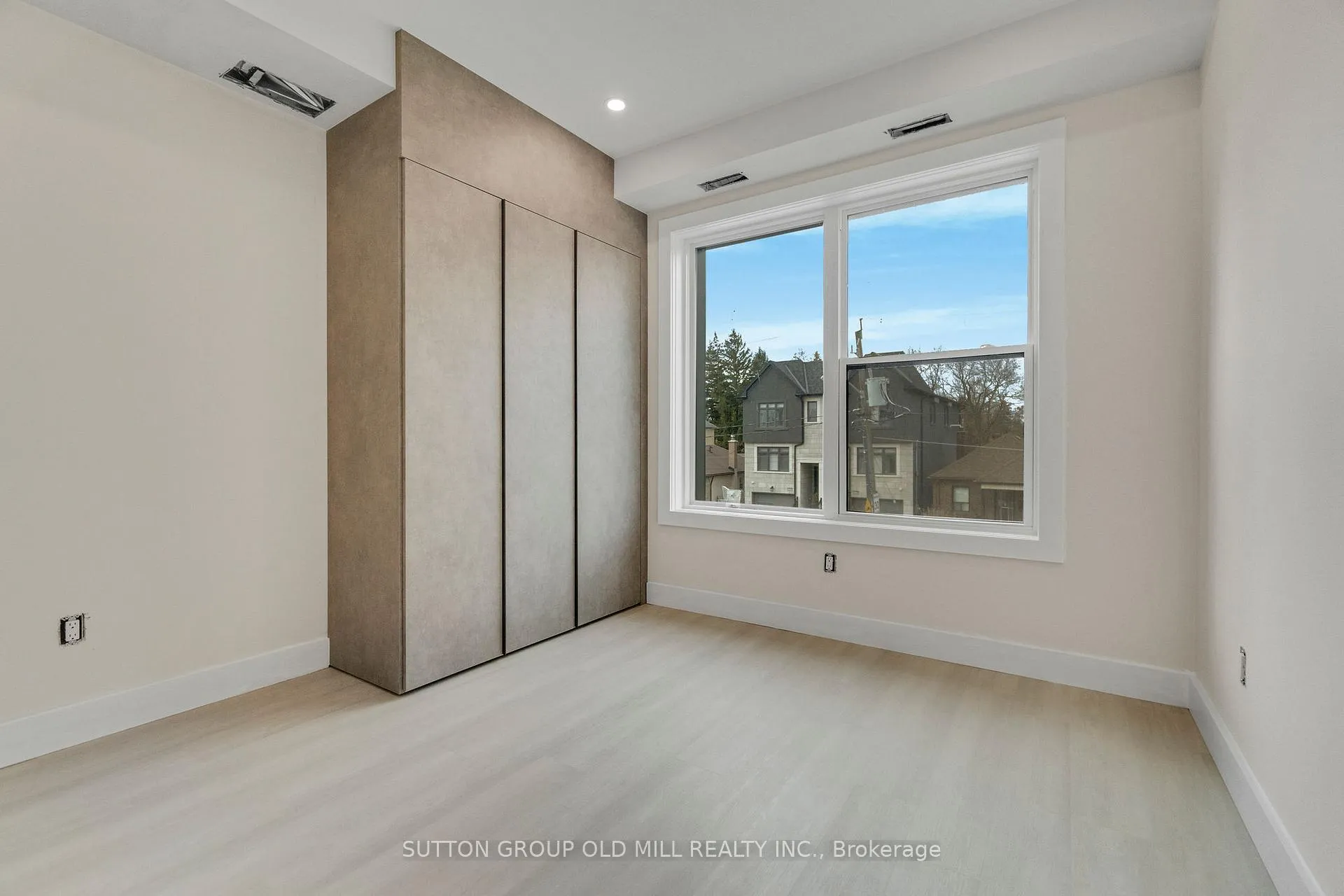 Photo 14 of Unit 03, 625 Harvie Avenue, Toronto, Caledonia-Fairbank — HOMEH