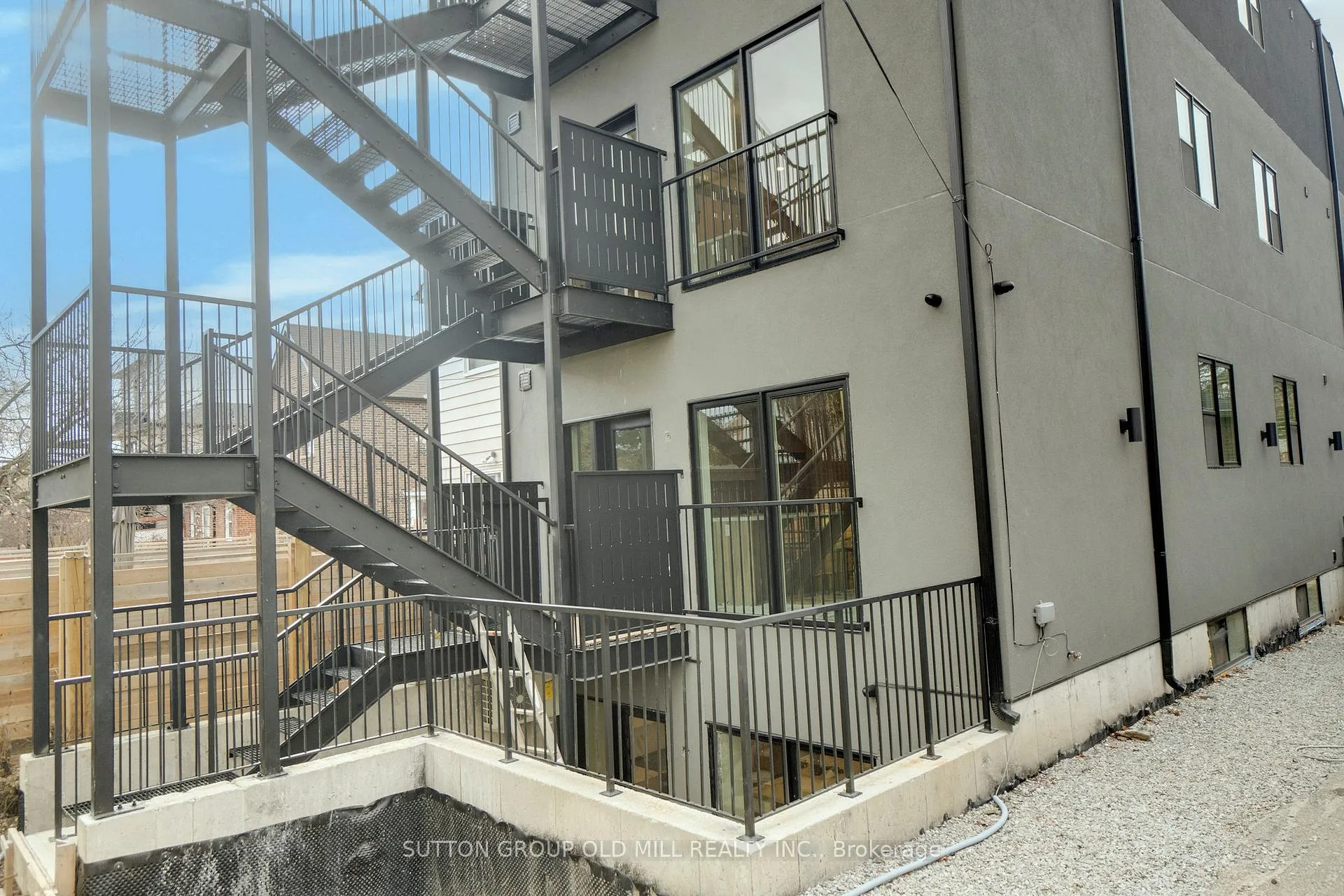 Photo 22 of Unit 03, 625 Harvie Avenue, Toronto, Caledonia-Fairbank — HOMEH