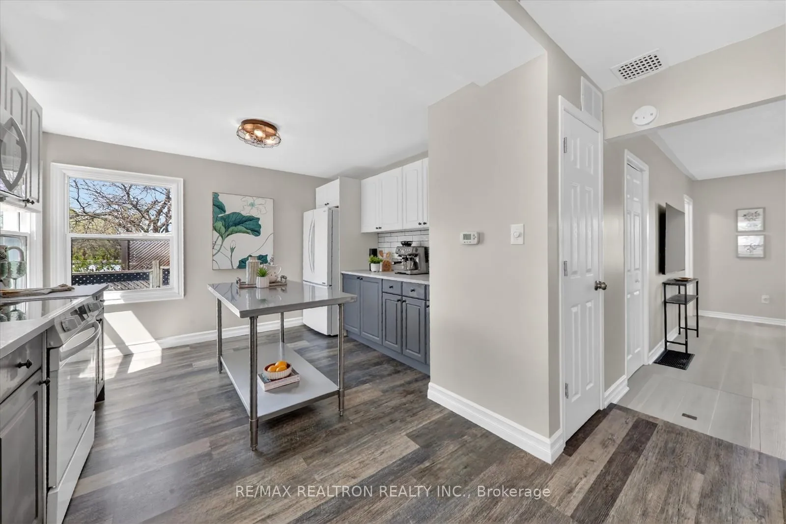 Photo 15 of 7 York Street, Ajax, Central — HOMEH