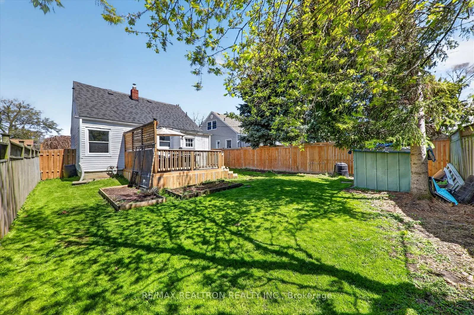 Photo 32 of 7 York Street, Ajax, Central — HOMEH
