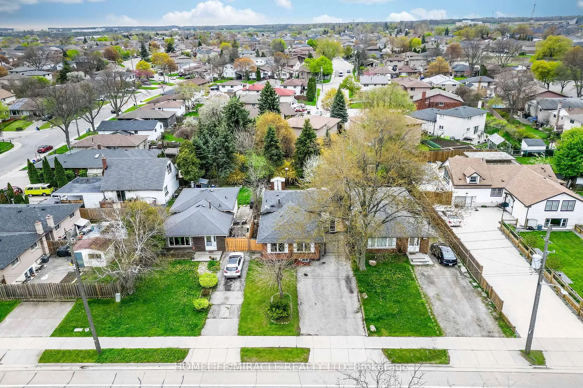 Photo 2 of 794 Stone Church Road E, Hamilton, Eleanor — HOMEH