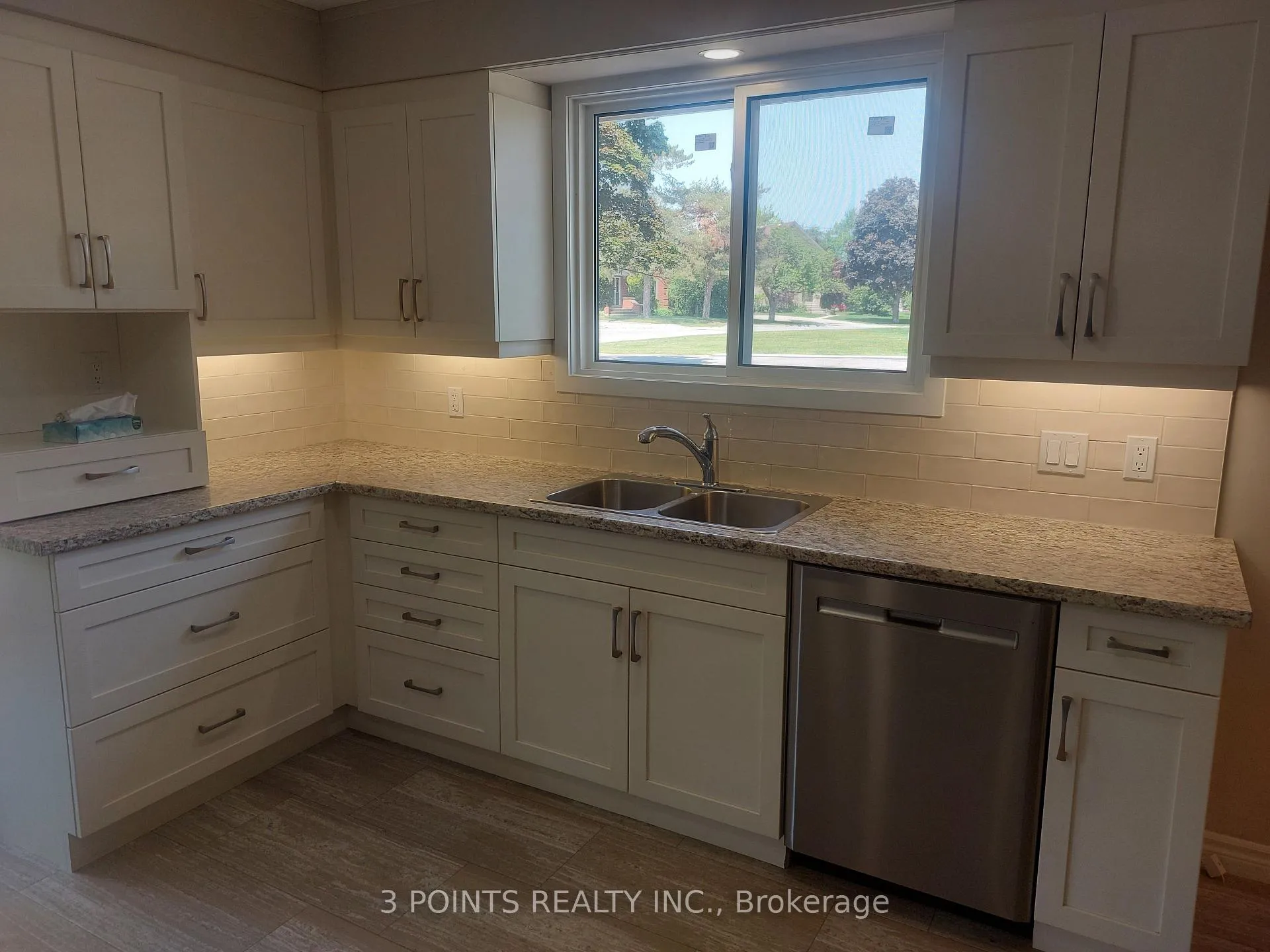 Photo 10 of 377 South Street S, Goderich, Goderich (Town) — HOMEH