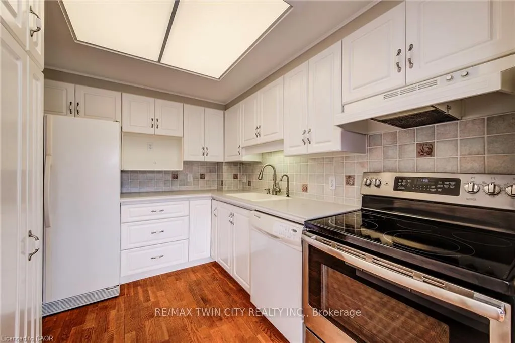 Photo 16 of Unit 507, 405 Erb Street W, Waterloo — HOMEH