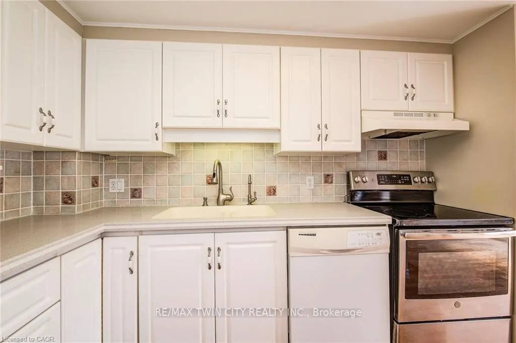 Photo 17 of Unit 507, 405 Erb Street W, Waterloo — HOMEH