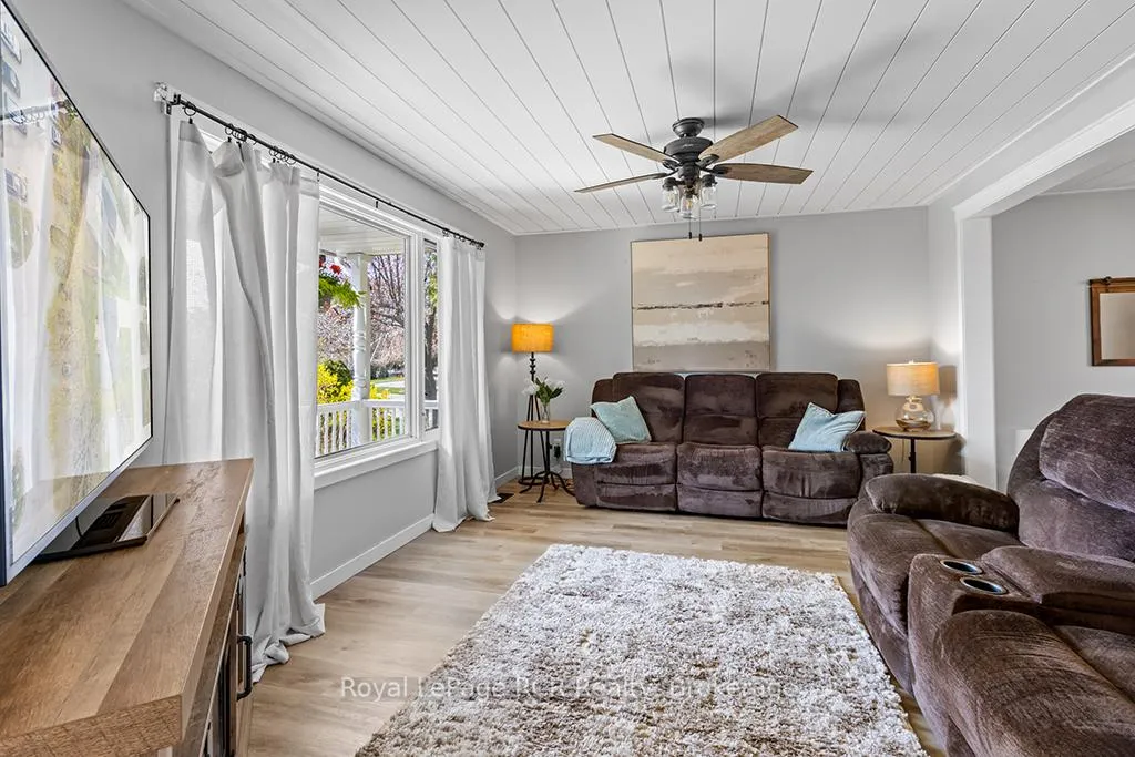Photo 6 of 453 8th A Avenue E, Owen Sound — HOMEH