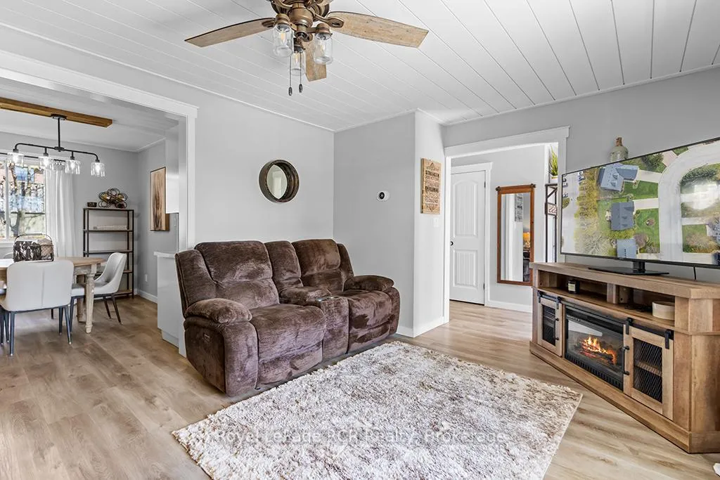 Photo 7 of 453 8th A Avenue E, Owen Sound — HOMEH