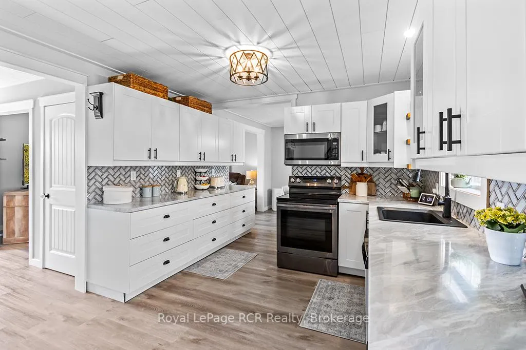 Photo 15 of 453 8th A Avenue E, Owen Sound — HOMEH