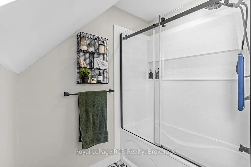 Photo 30 of 453 8th A Avenue E, Owen Sound — HOMEH