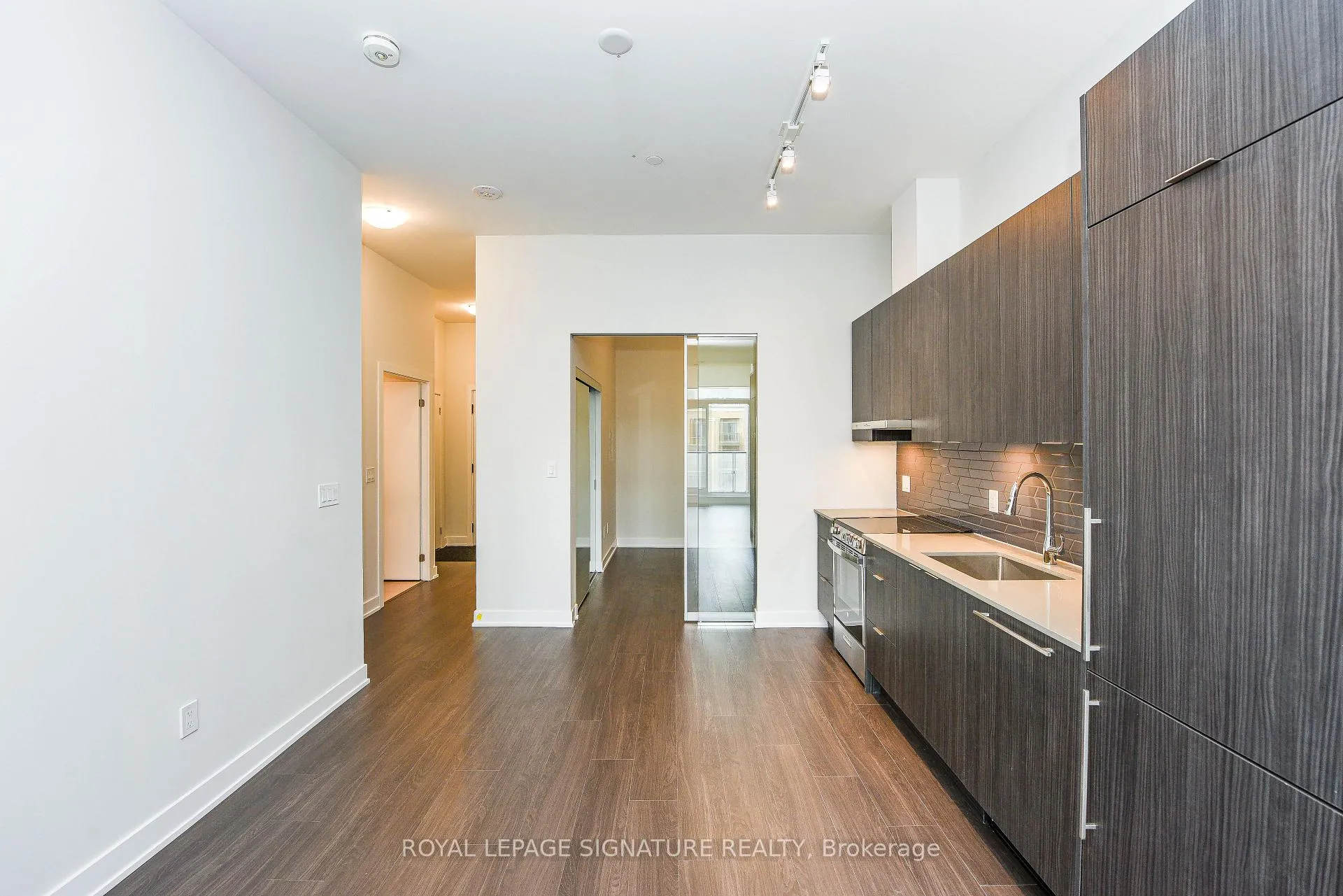 Photo 8 of Unit 506, 430 Square One Drive E, Mississauga, City Centre — HOMEH