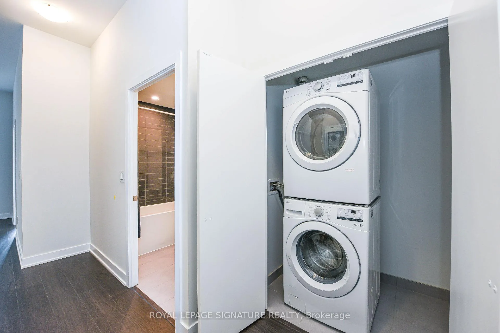 Photo 24 of Unit 506, 430 Square One Drive E, Mississauga, City Centre — HOMEH