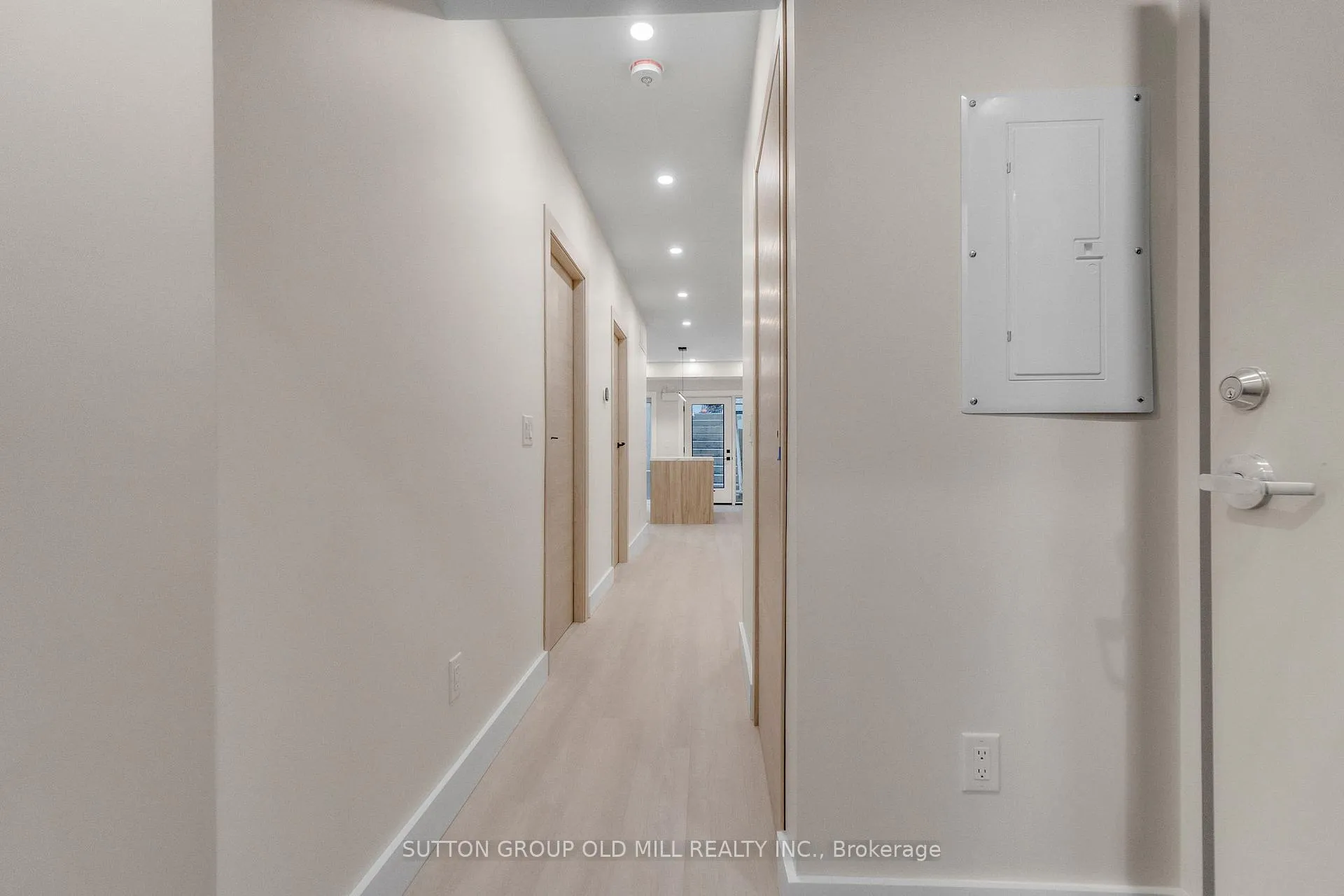 Photo 3 of Unit 01, 625 Harvie Avenue, Toronto, Caledonia-Fairbank — HOMEH