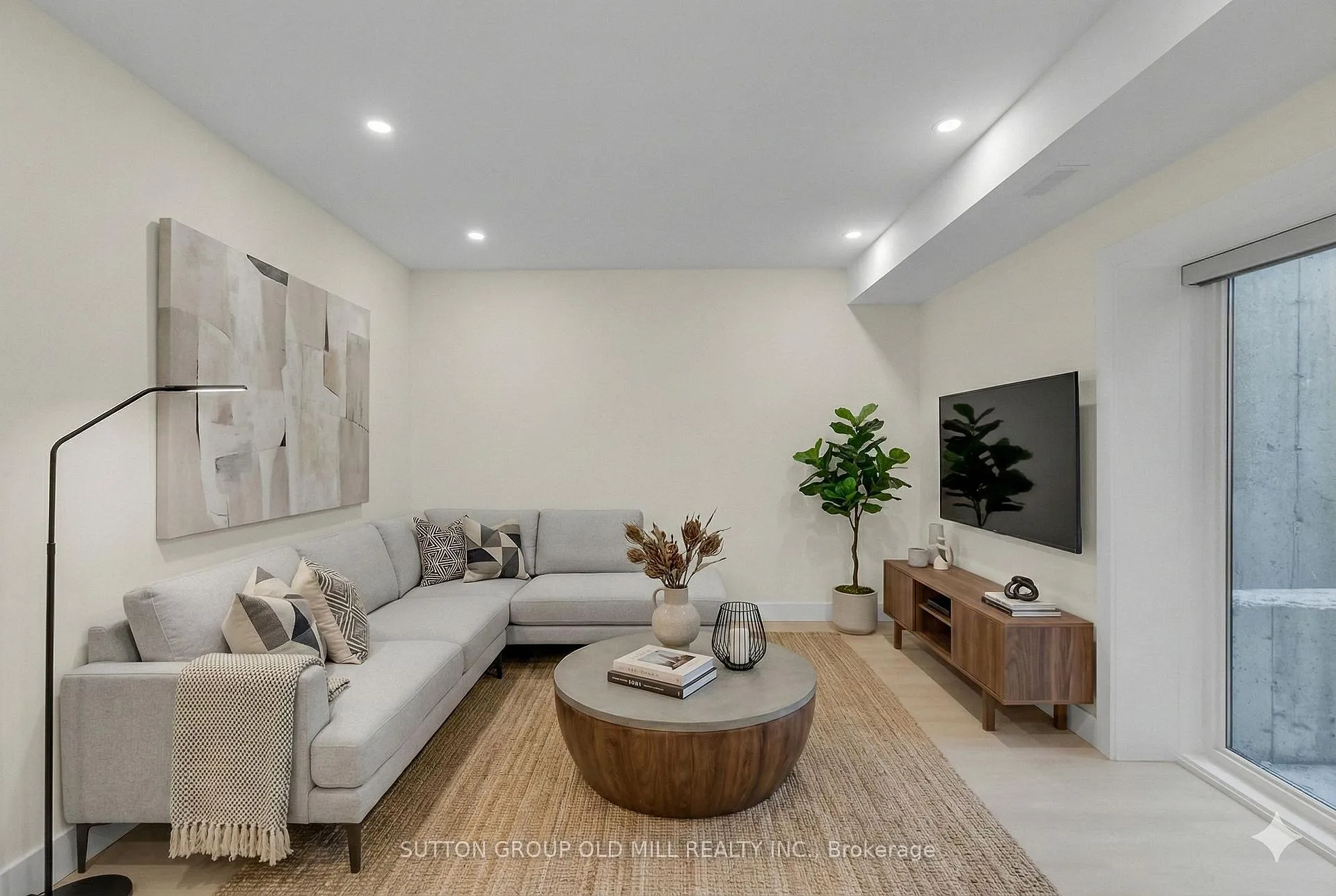 Photo 11 of Unit 01, 625 Harvie Avenue, Toronto, Caledonia-Fairbank — HOMEH