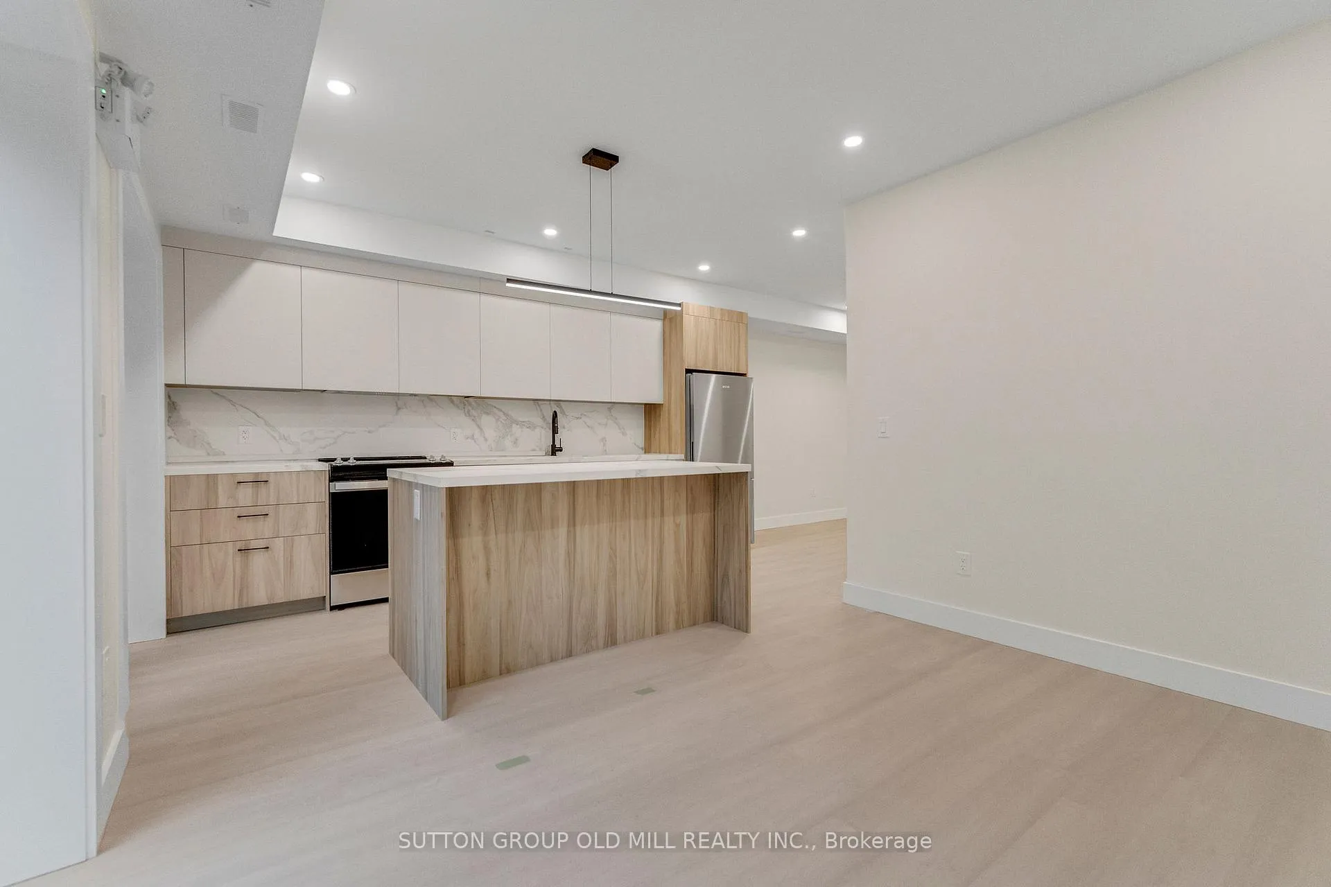 Photo 14 of Unit 01, 625 Harvie Avenue, Toronto, Caledonia-Fairbank — HOMEH
