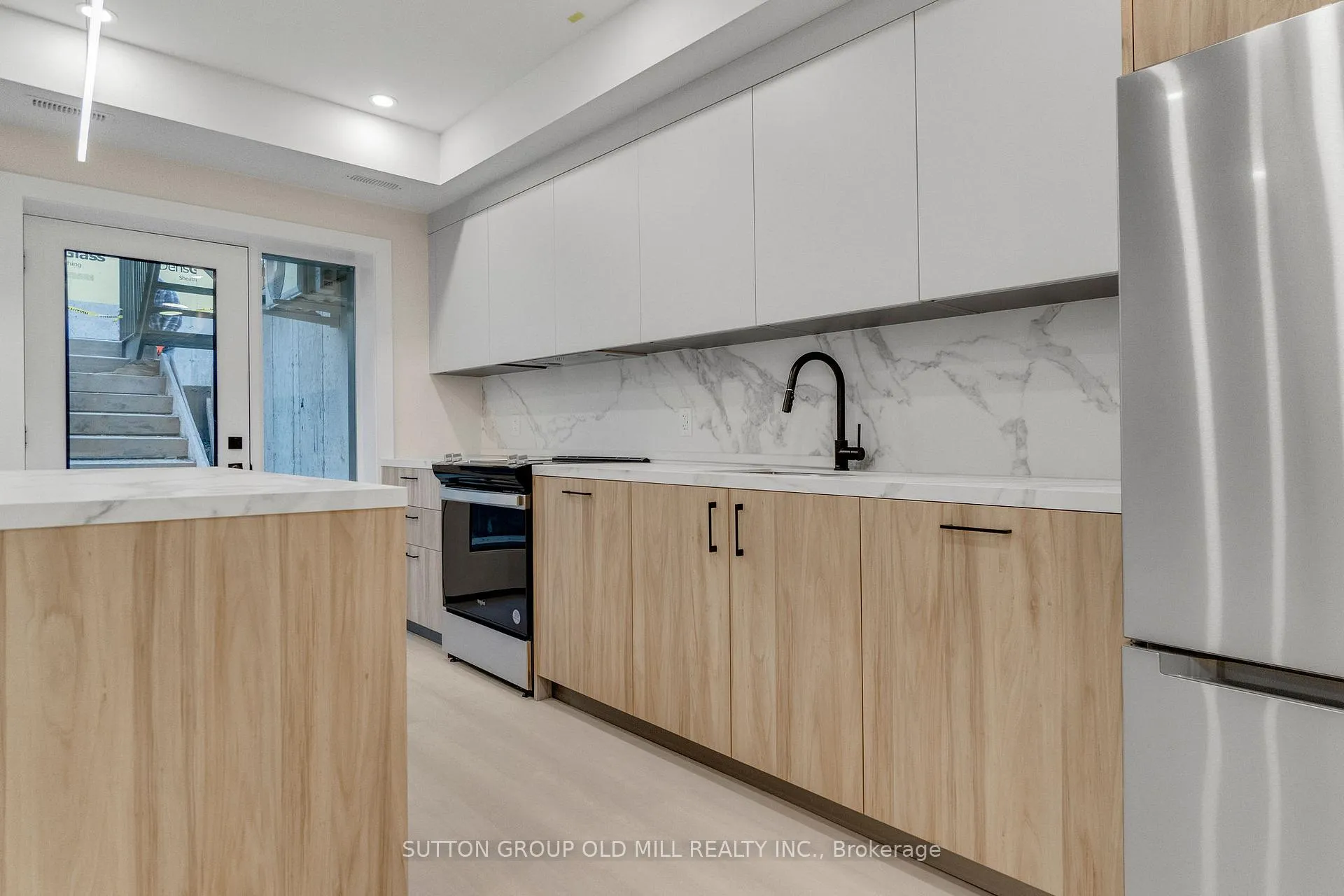 Photo 16 of Unit 01, 625 Harvie Avenue, Toronto, Caledonia-Fairbank — HOMEH