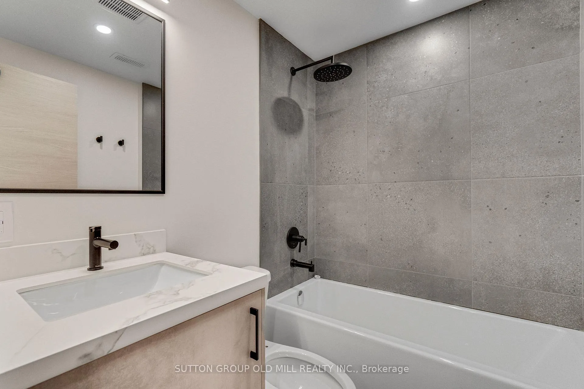 Photo 26 of Unit 01, 625 Harvie Avenue, Toronto, Caledonia-Fairbank — HOMEH