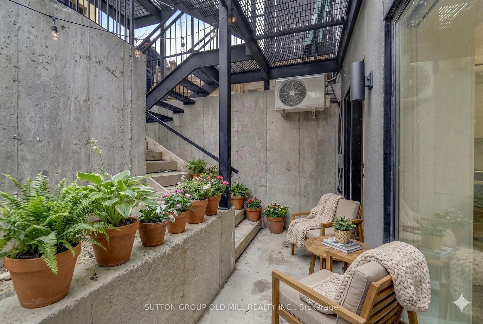 Photo 32 of Unit 01, 625 Harvie Avenue, Toronto, Caledonia-Fairbank — HOMEH