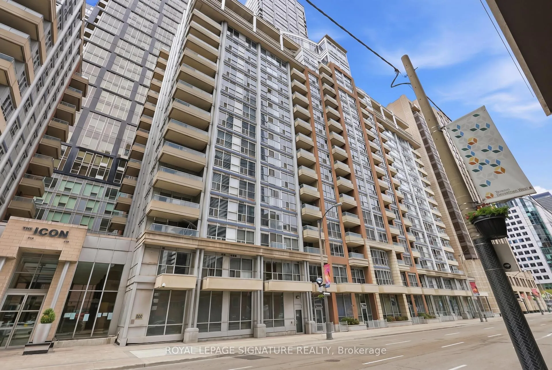 Front of Unit 1027, 250 Wellington Street W