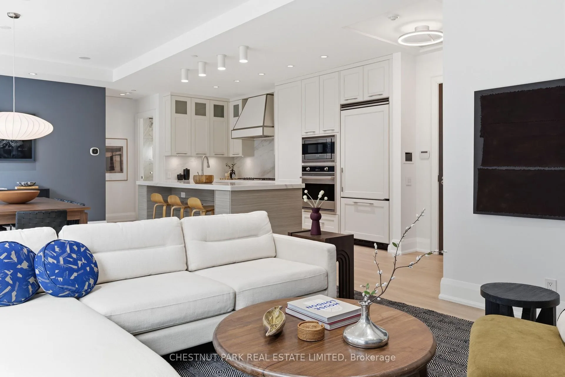 Photo 3 of Unit 1002, 77 Charles Street W, Toronto, Bay Street Corridor — HOMEH