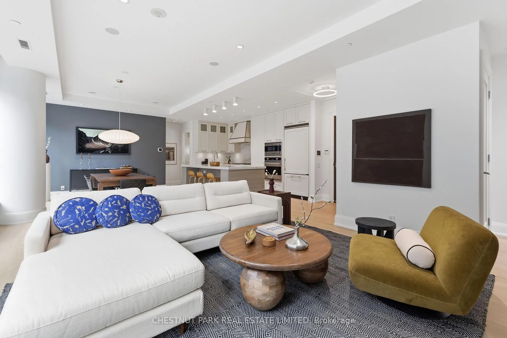 Photo 4 of Unit 1002, 77 Charles Street W, Toronto, Bay Street Corridor — HOMEH