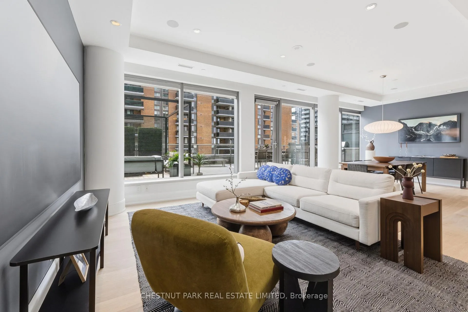 Photo 5 of Unit 1002, 77 Charles Street W, Toronto, Bay Street Corridor — HOMEH