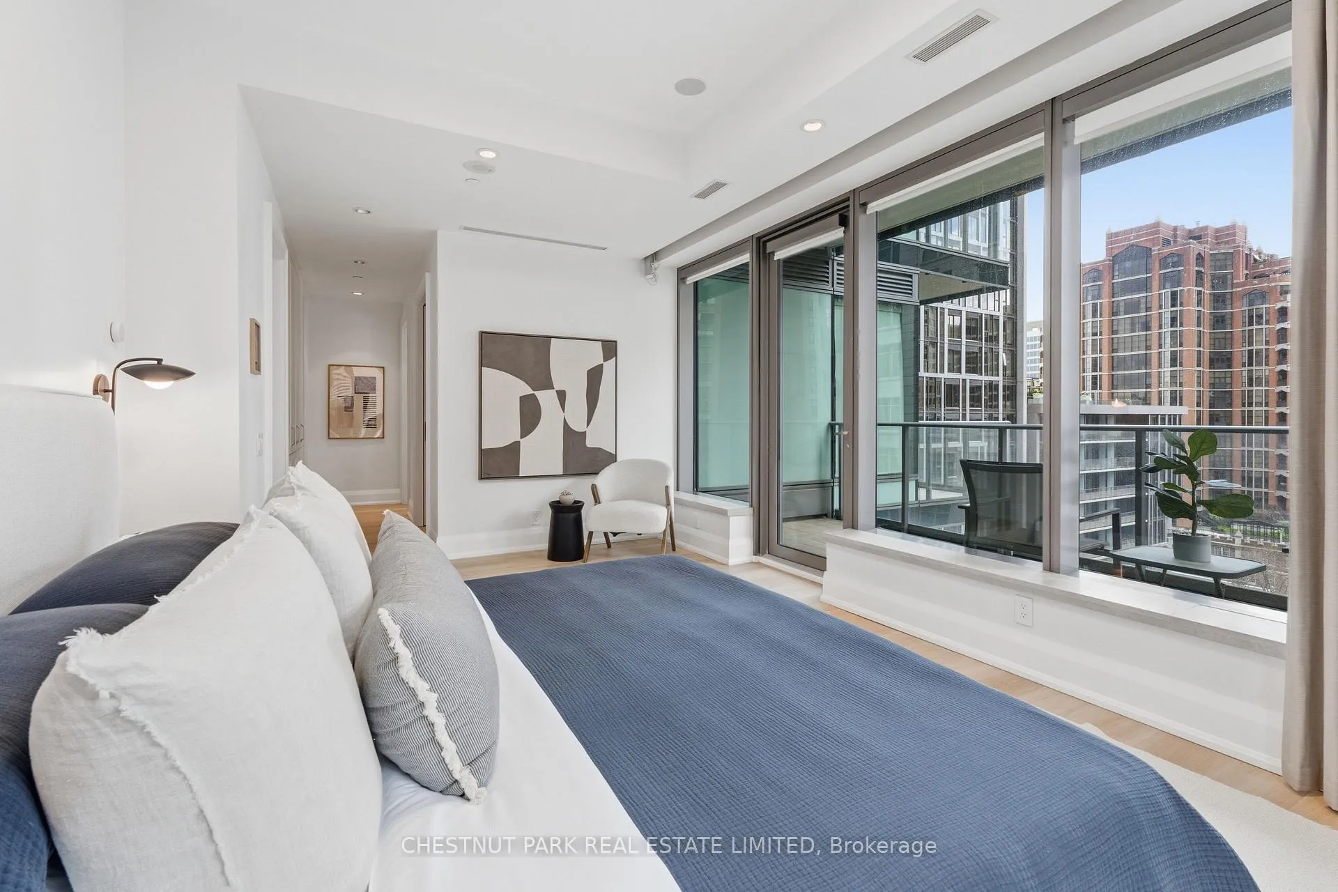 Photo 13 of Unit 1002, 77 Charles Street W, Toronto, Bay Street Corridor — HOMEH