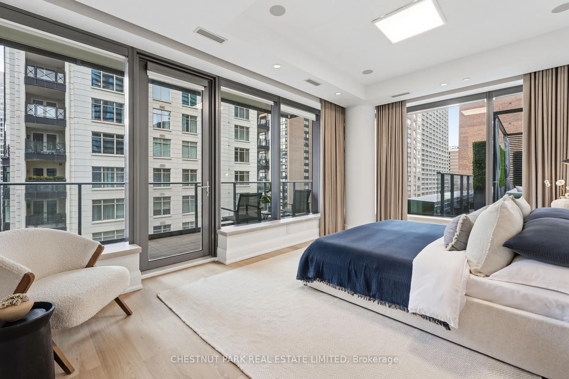 Photo 14 of Unit 1002, 77 Charles Street W, Toronto, Bay Street Corridor — HOMEH