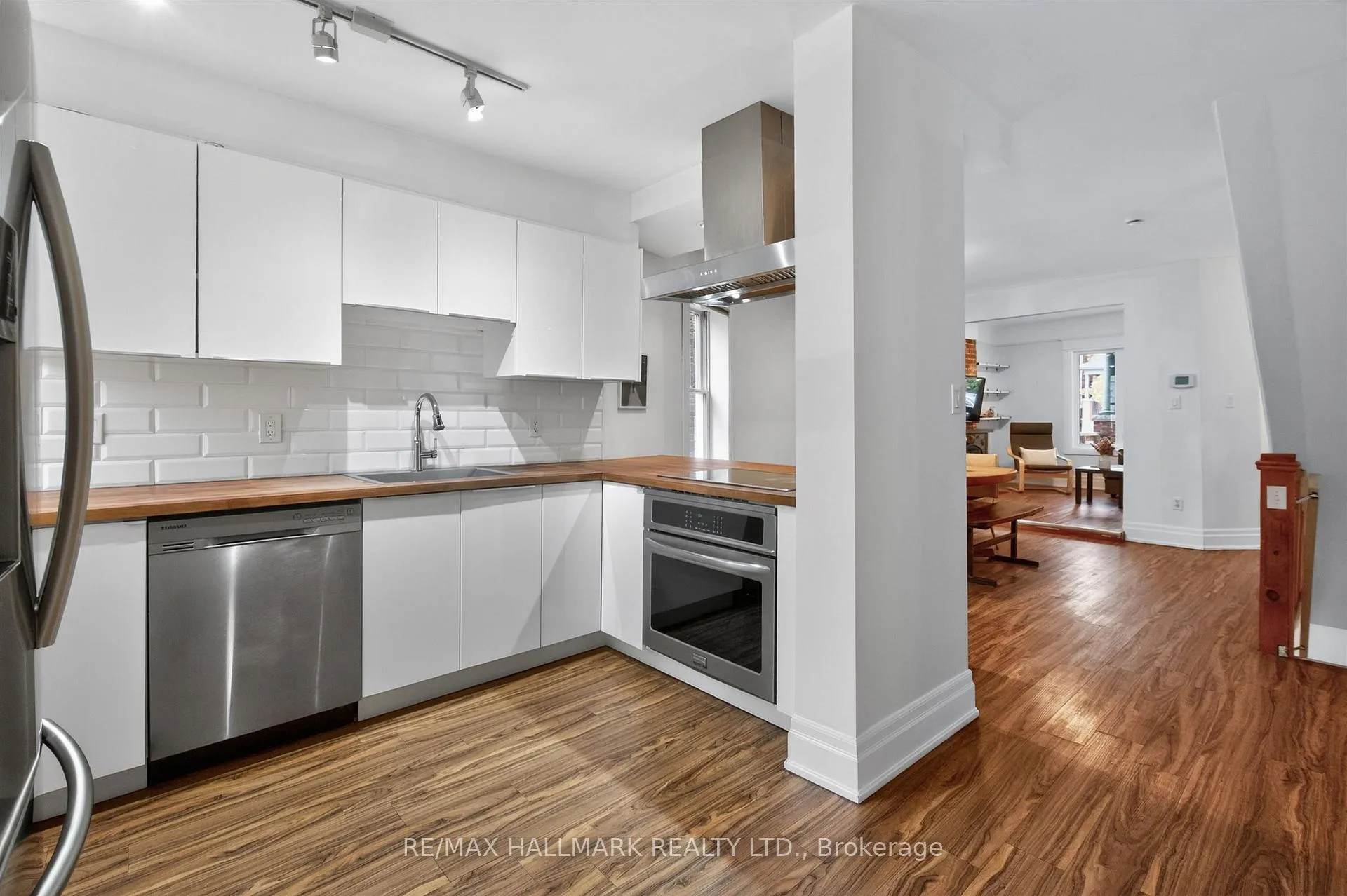 Photo 16 of 15 Page Street, Toronto, Palmerston-Little Italy — HOMEH
