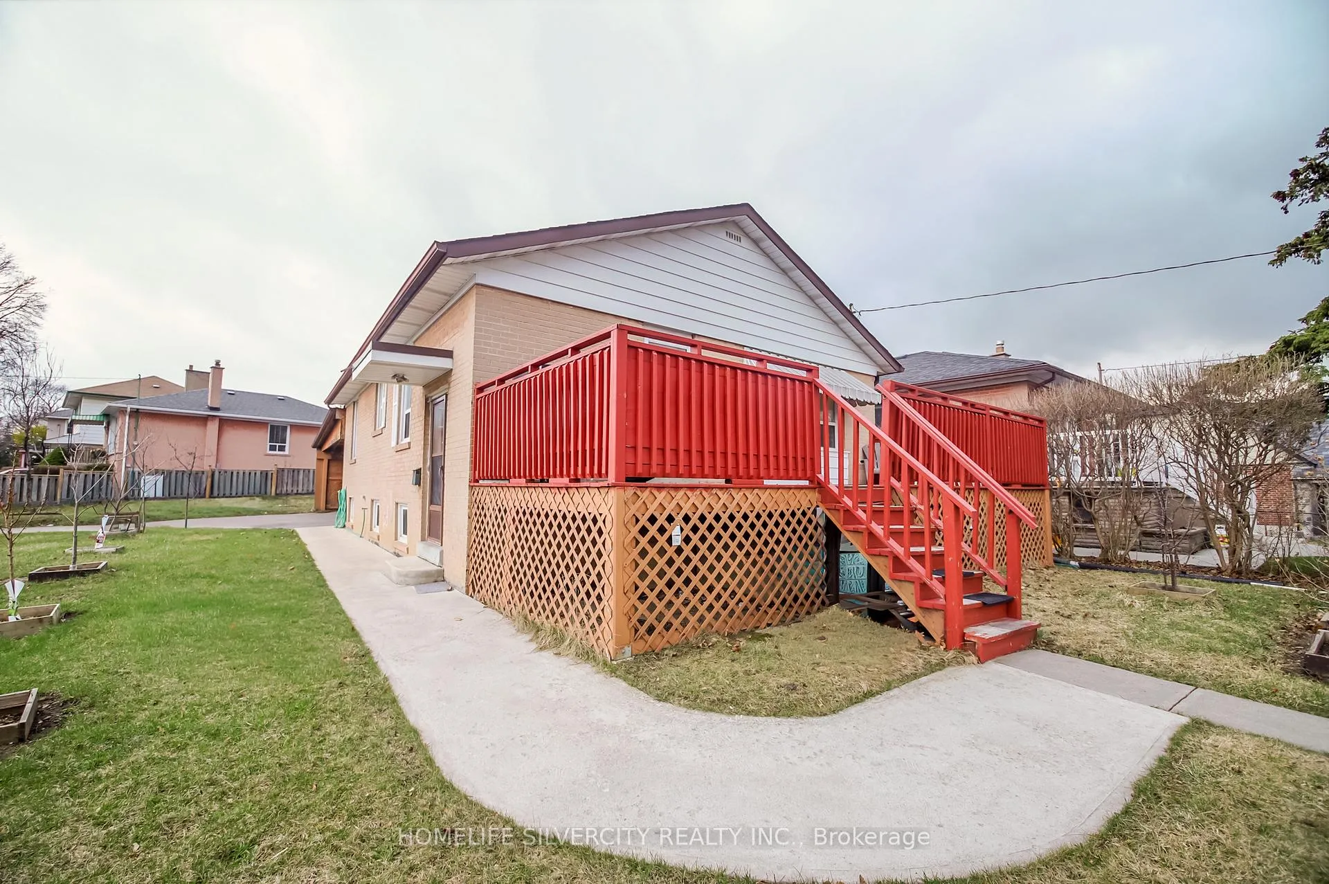 Photo 2 of 10 Coppermill Drive, Etobicoke, Rexdale-Kipling — HOMEH