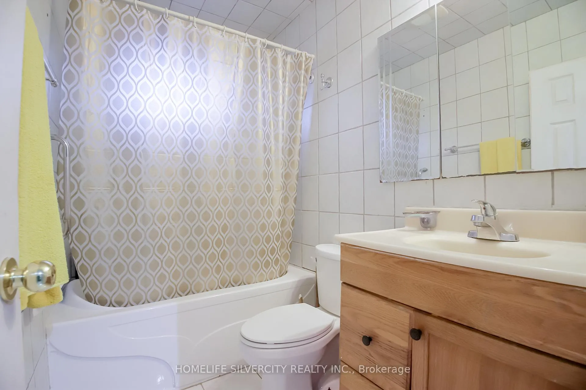 Photo 8 of 10 Coppermill Drive, Etobicoke, Rexdale-Kipling — HOMEH
