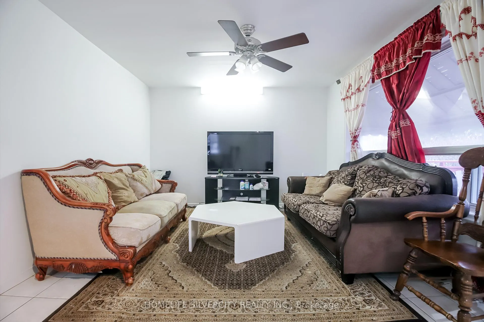Photo 11 of 10 Coppermill Drive, Etobicoke, Rexdale-Kipling — HOMEH