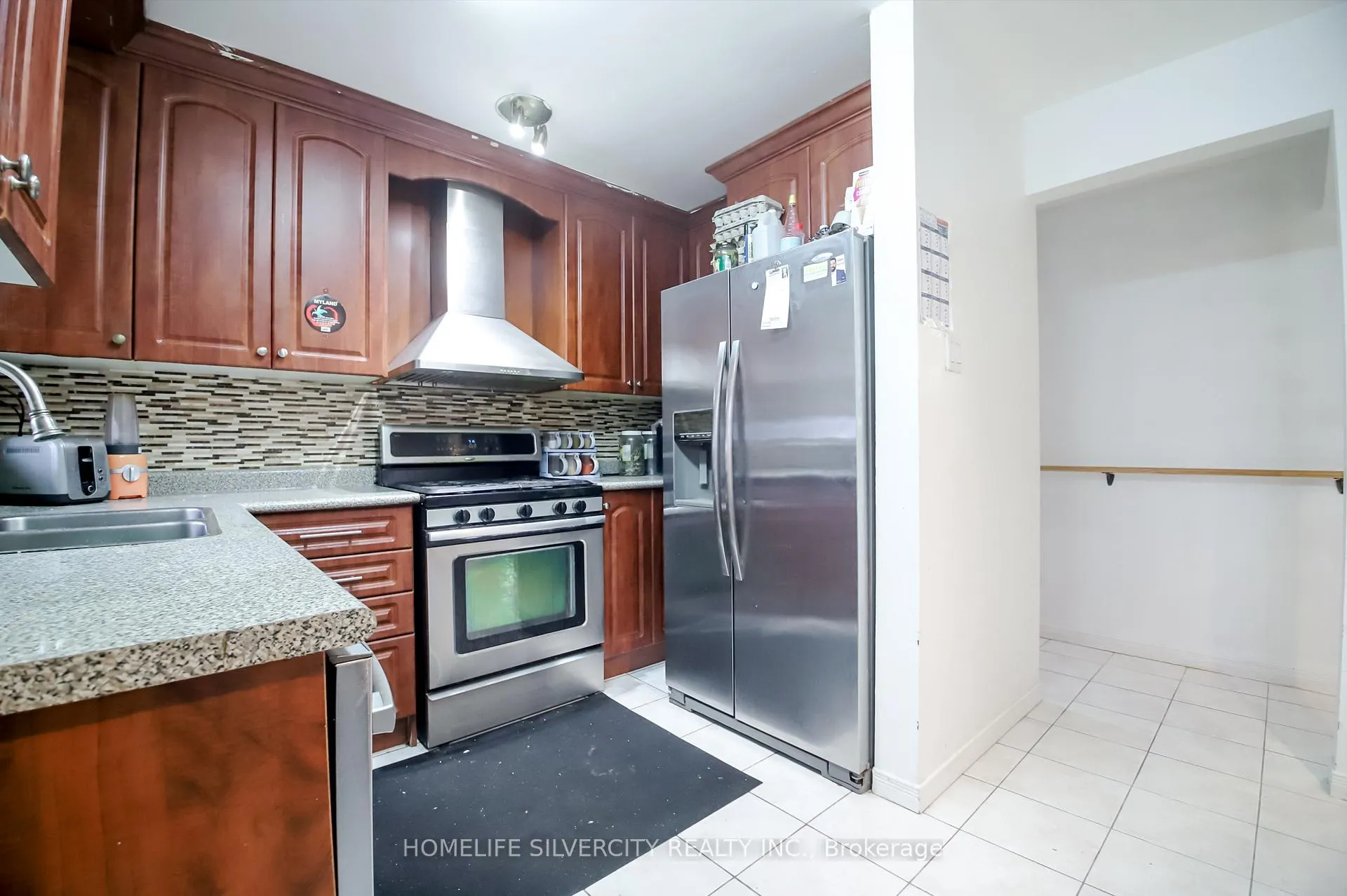 Photo 15 of 10 Coppermill Drive, Etobicoke, Rexdale-Kipling — HOMEH