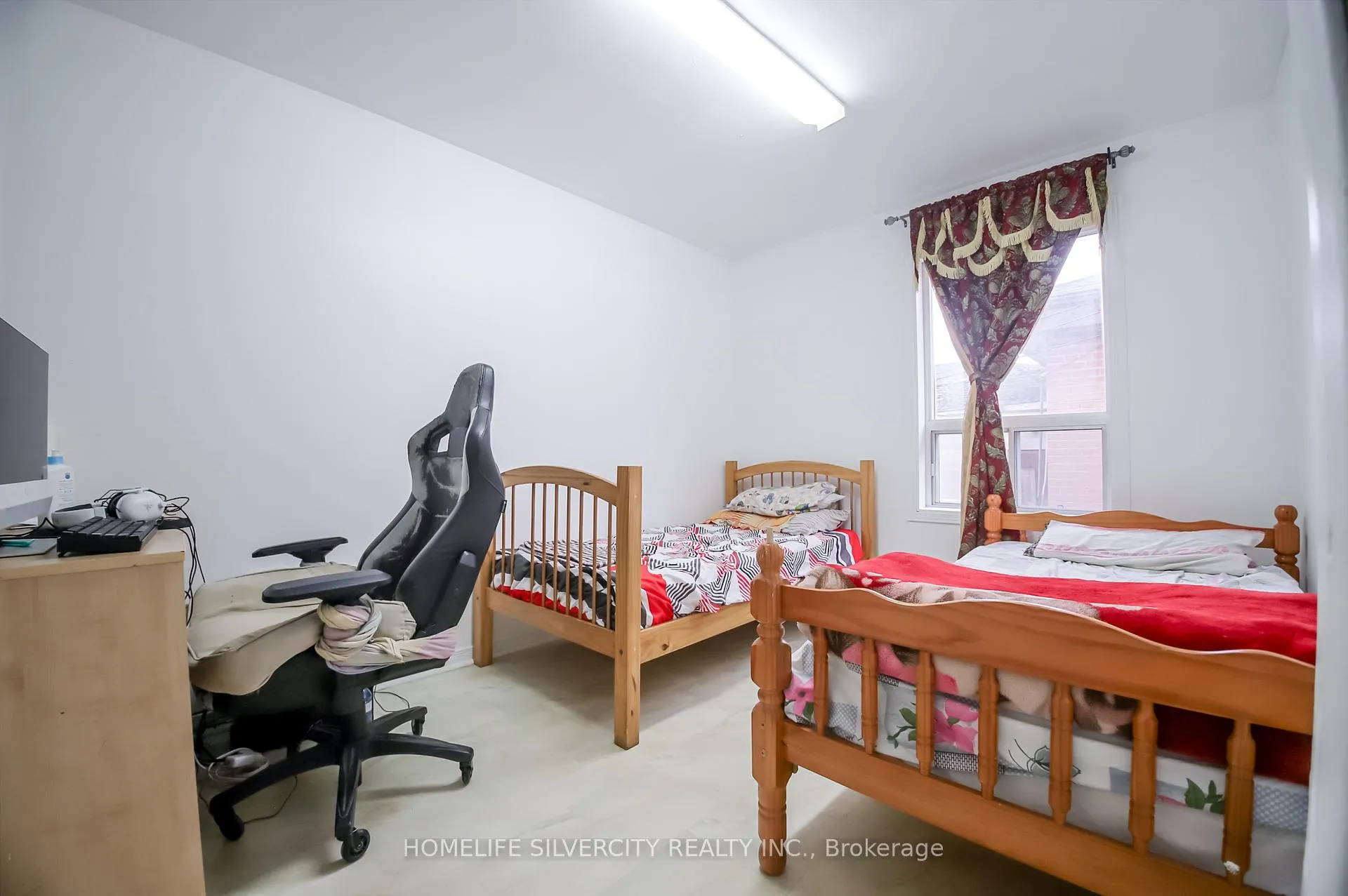 Photo 17 of 10 Coppermill Drive, Etobicoke, Rexdale-Kipling — HOMEH