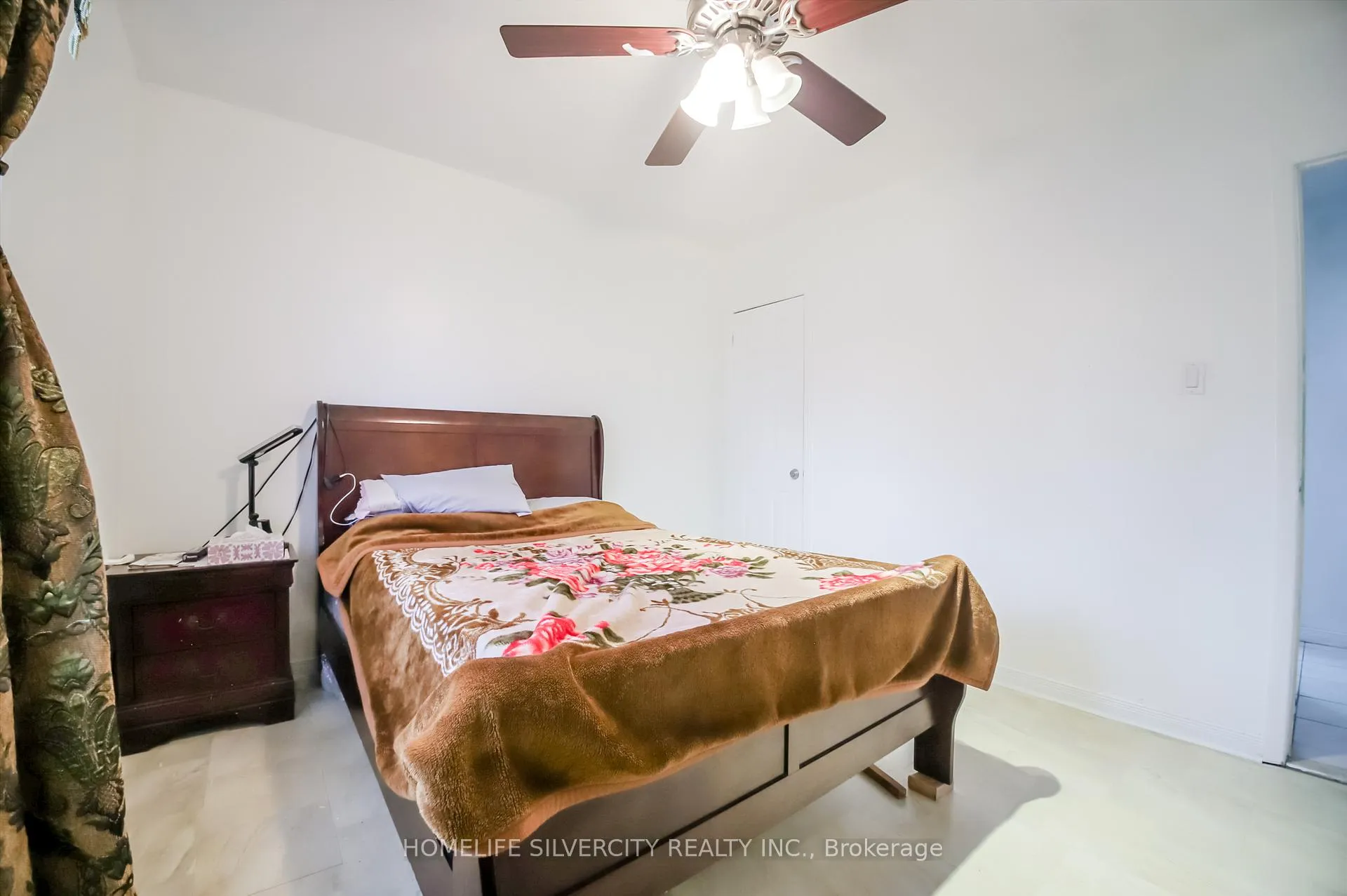 Photo 19 of 10 Coppermill Drive, Etobicoke, Rexdale-Kipling — HOMEH