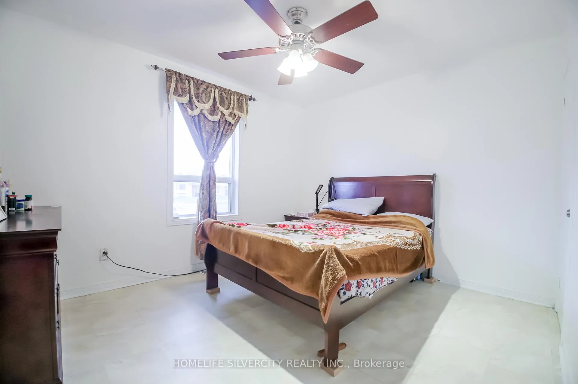 Photo 20 of 10 Coppermill Drive, Etobicoke, Rexdale-Kipling — HOMEH