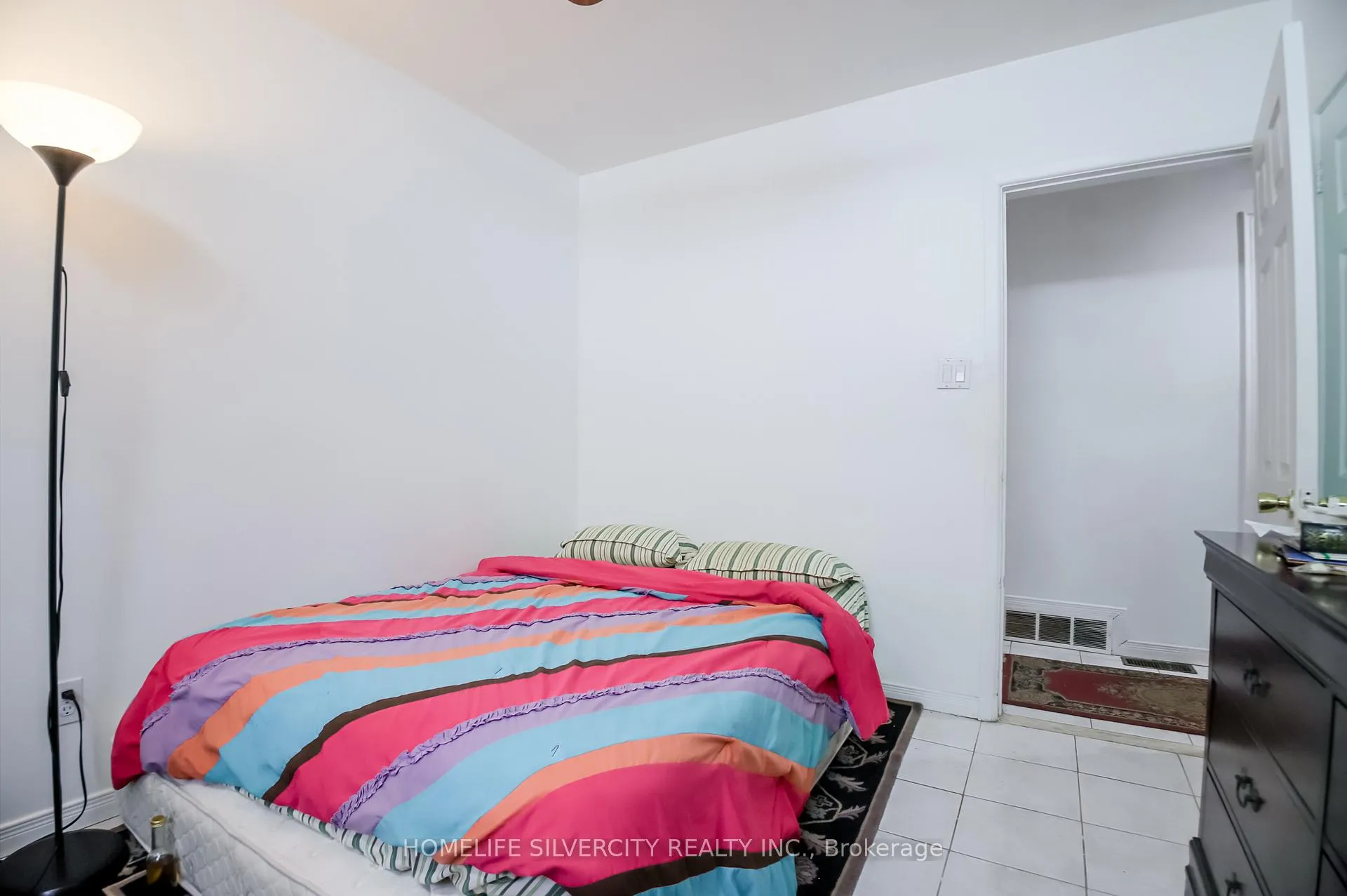 Photo 22 of 10 Coppermill Drive, Etobicoke, Rexdale-Kipling — HOMEH