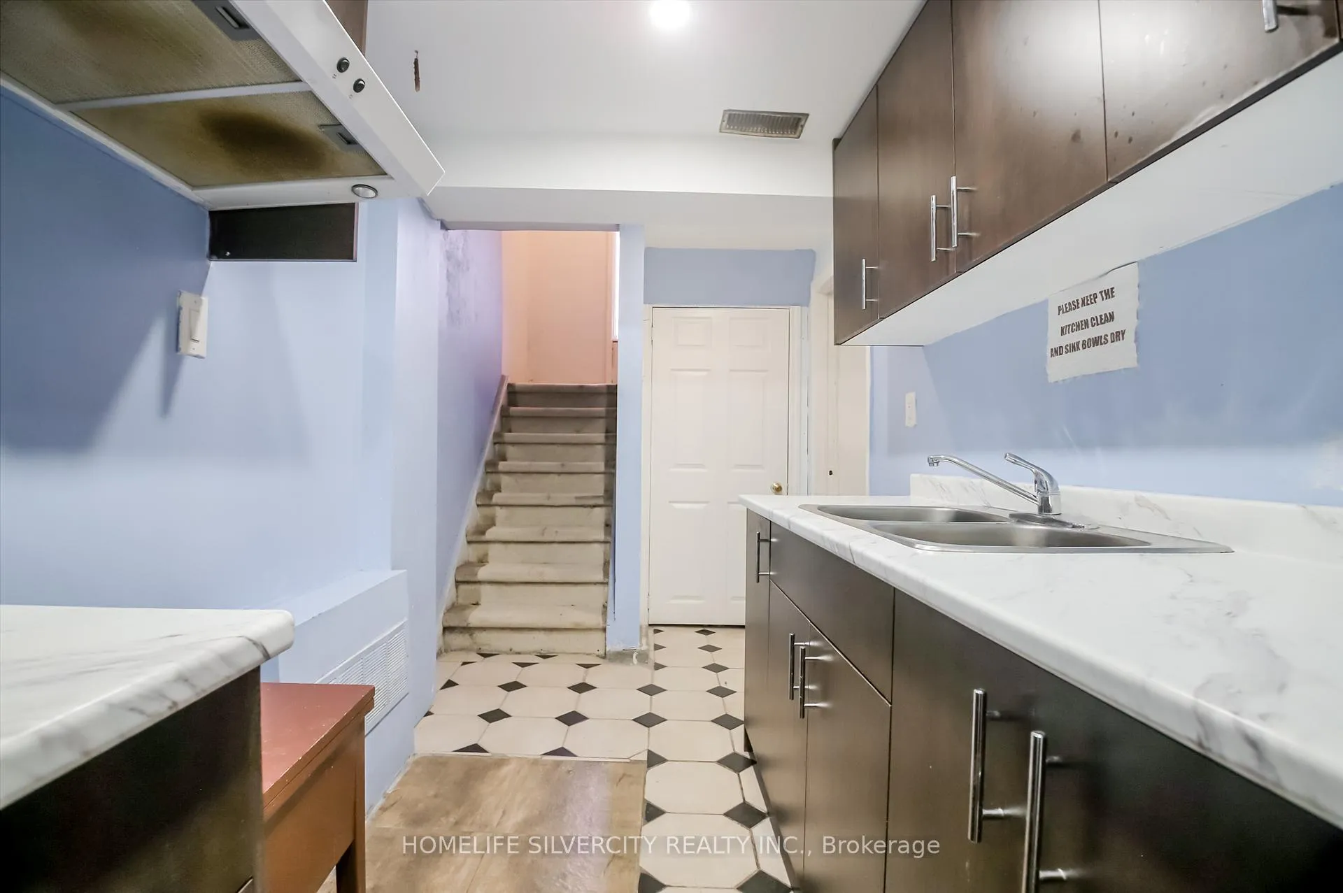 Photo 26 of 10 Coppermill Drive, Etobicoke, Rexdale-Kipling — HOMEH