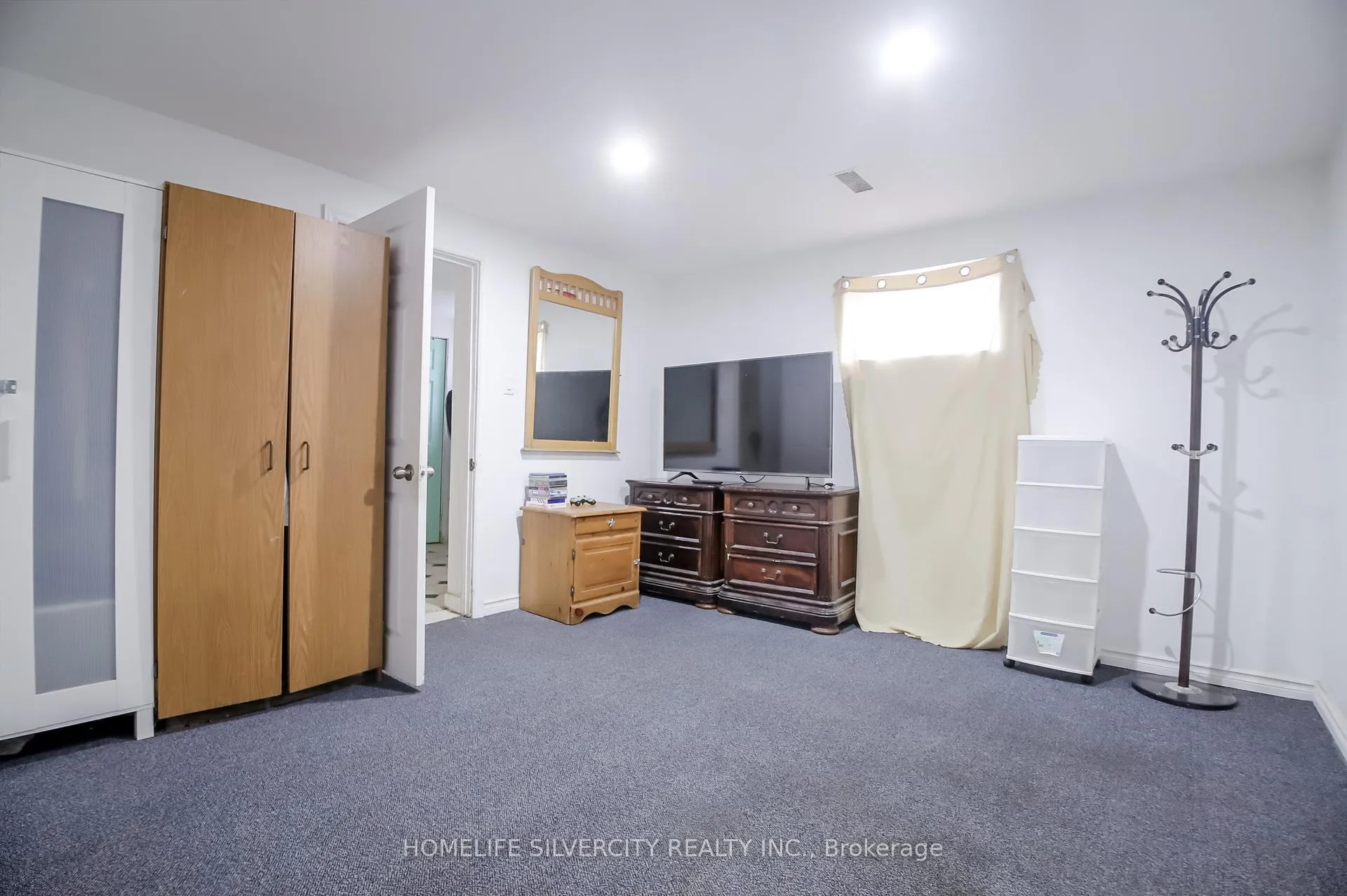 Photo 29 of 10 Coppermill Drive, Etobicoke, Rexdale-Kipling — HOMEH