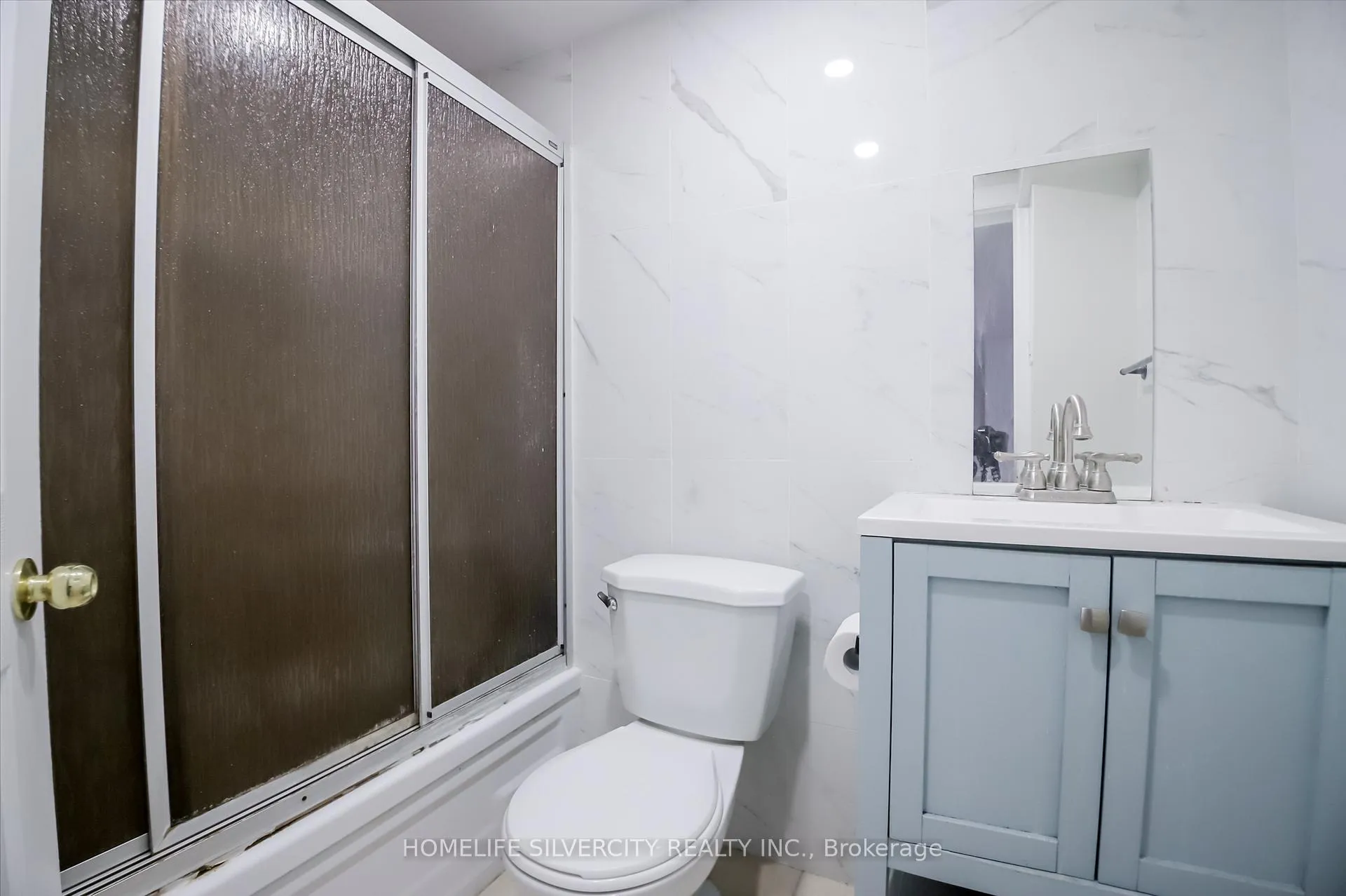 Photo 32 of 10 Coppermill Drive, Etobicoke, Rexdale-Kipling — HOMEH