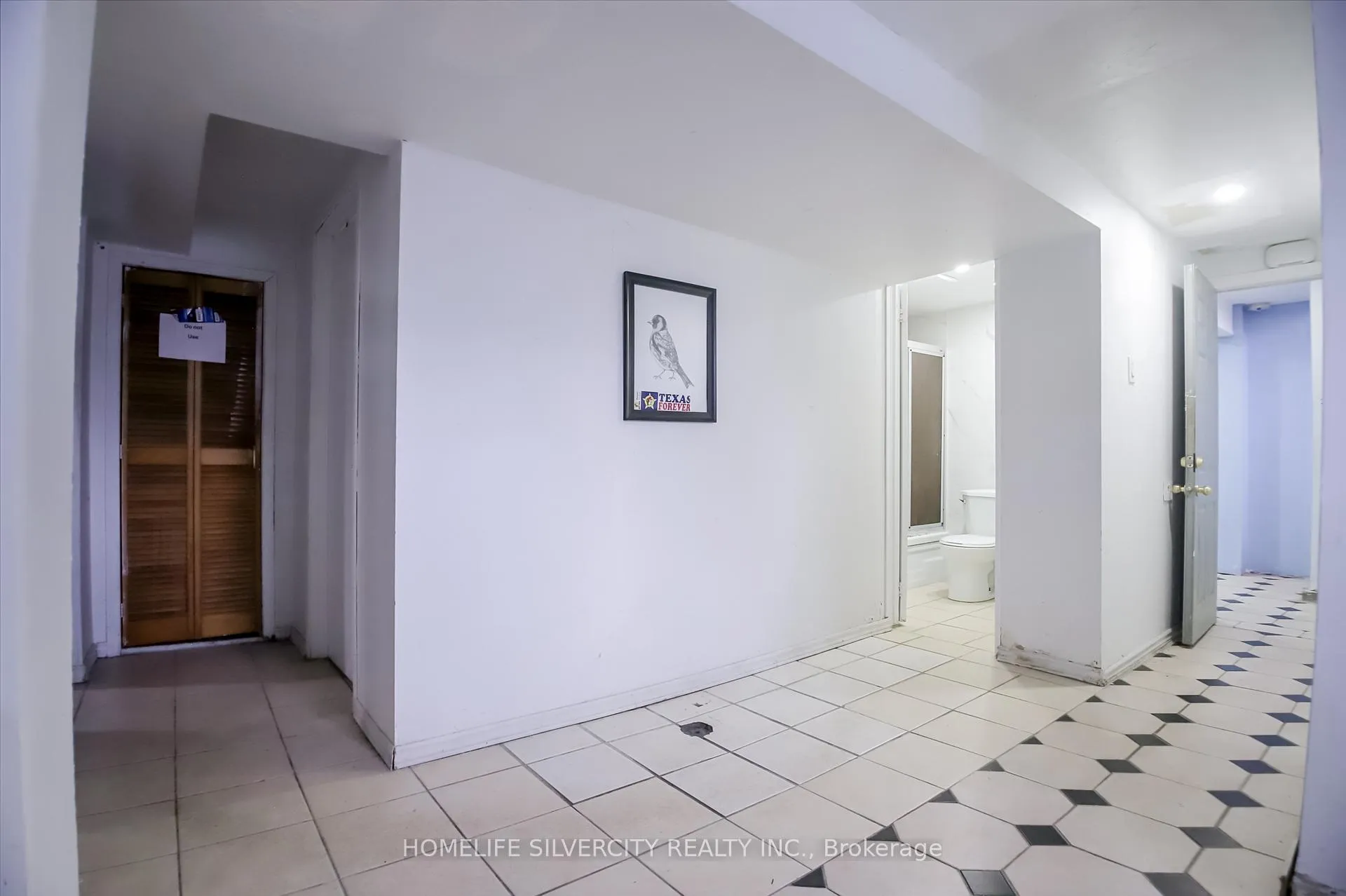 Photo 34 of 10 Coppermill Drive, Etobicoke, Rexdale-Kipling — HOMEH