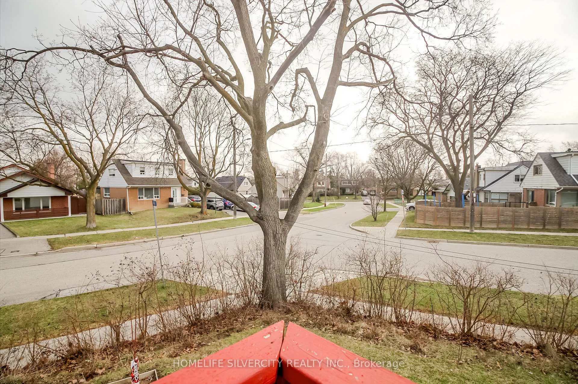 Photo 39 of 10 Coppermill Drive, Etobicoke, Rexdale-Kipling — HOMEH