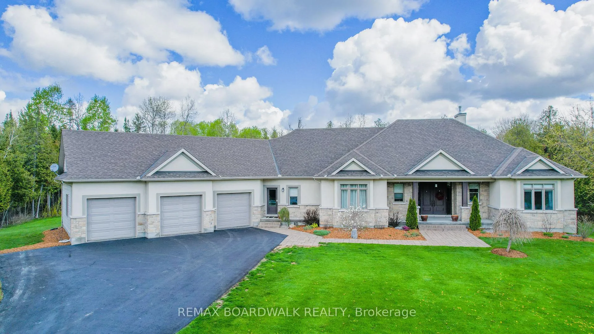 Front of 49 Sawgrass Circle